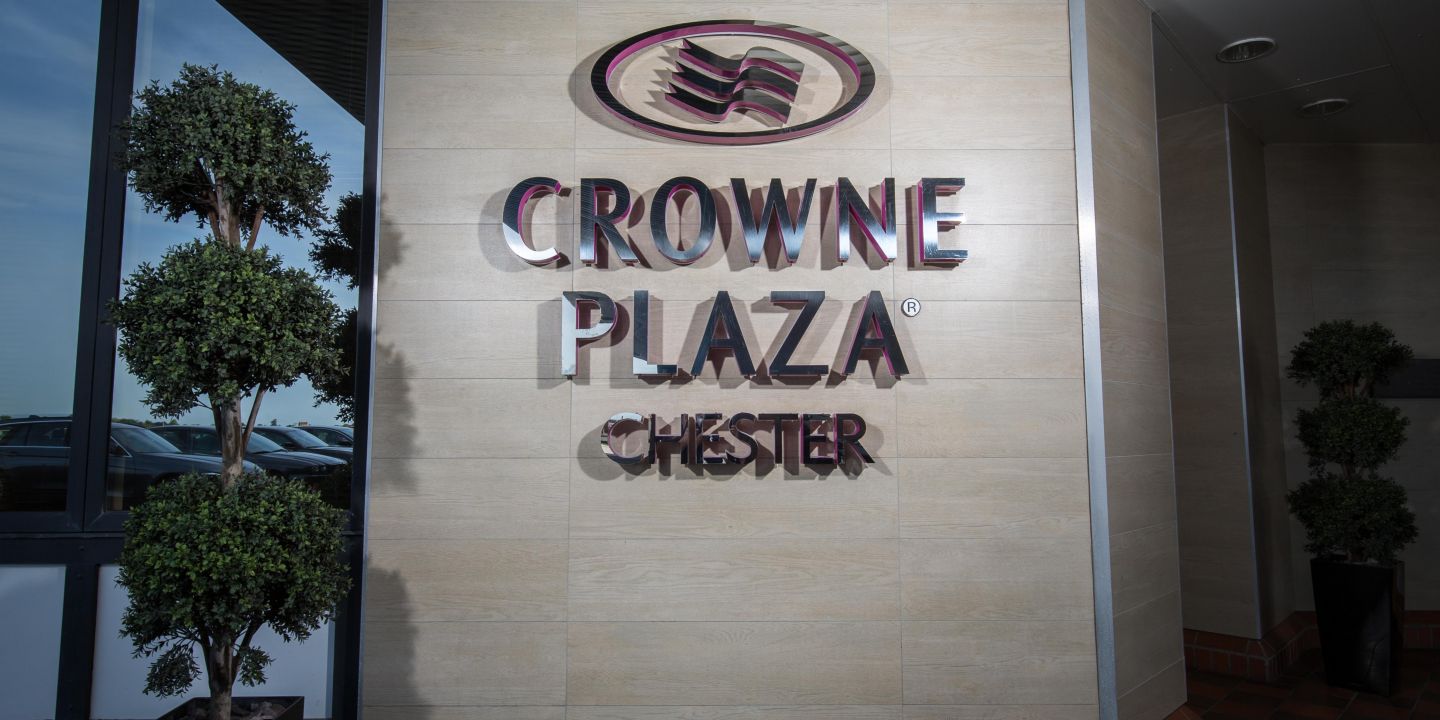 Business 4 Star Hotels In Chester Crowne Plaza Chester