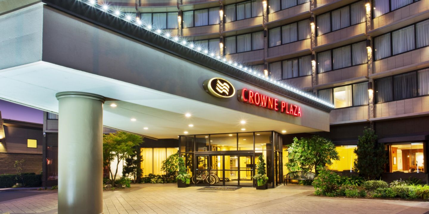 Downtown Portland Hotels Near Oregon Convention Center Crowne