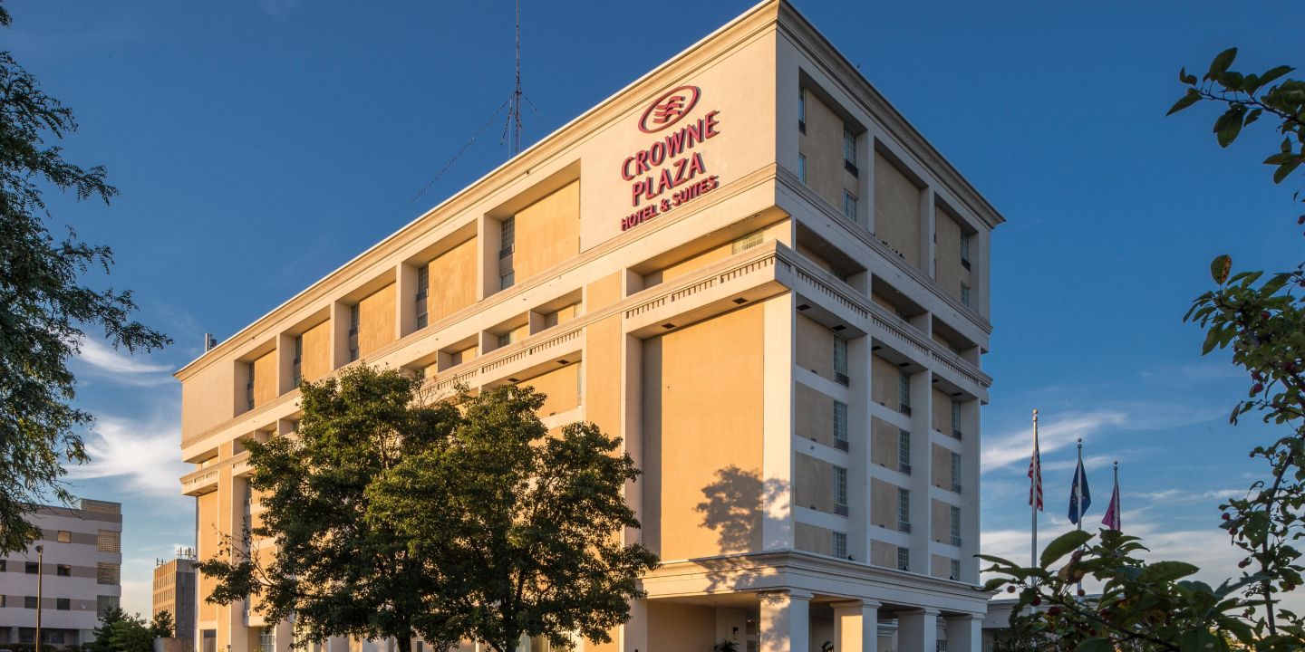 Hotel Suites In Pittsburgh Pa Crowne Plaza Suites Pittsburgh South