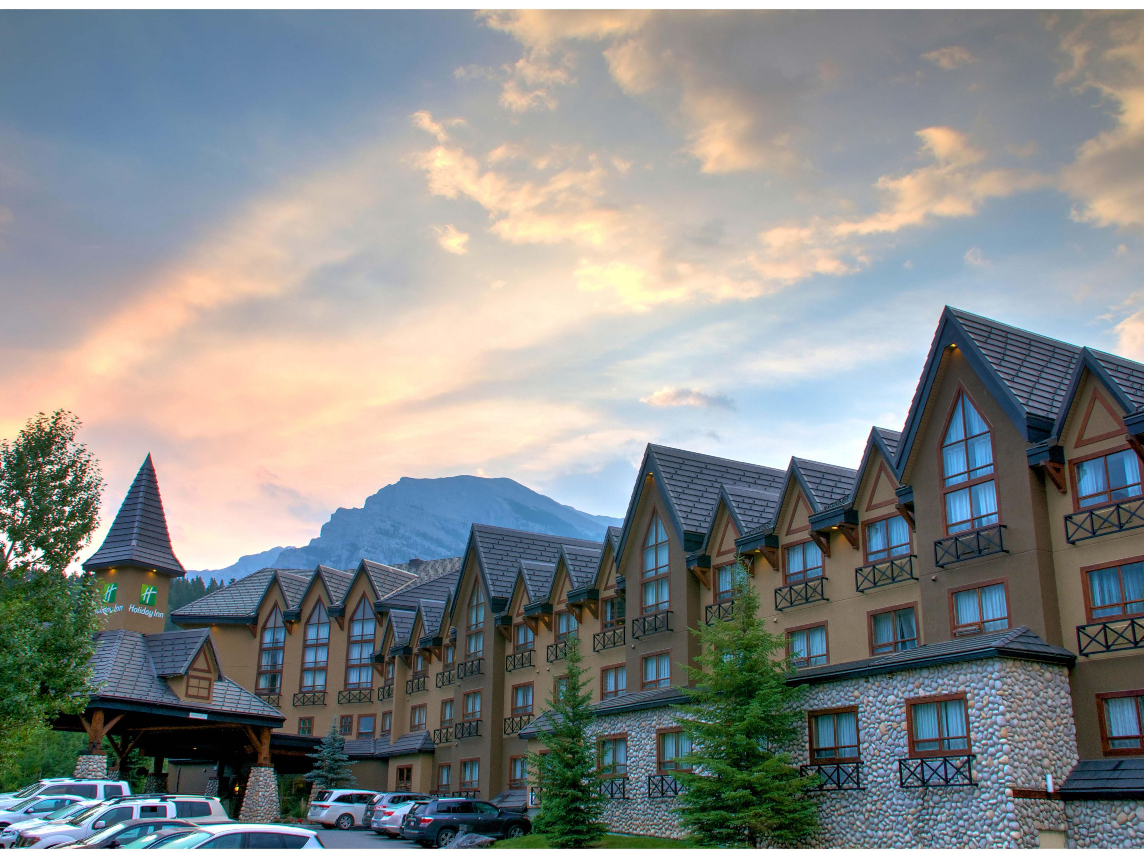 Hotels in Canmore: Holiday Inn Canmore Hotel in Canmore, Alberta