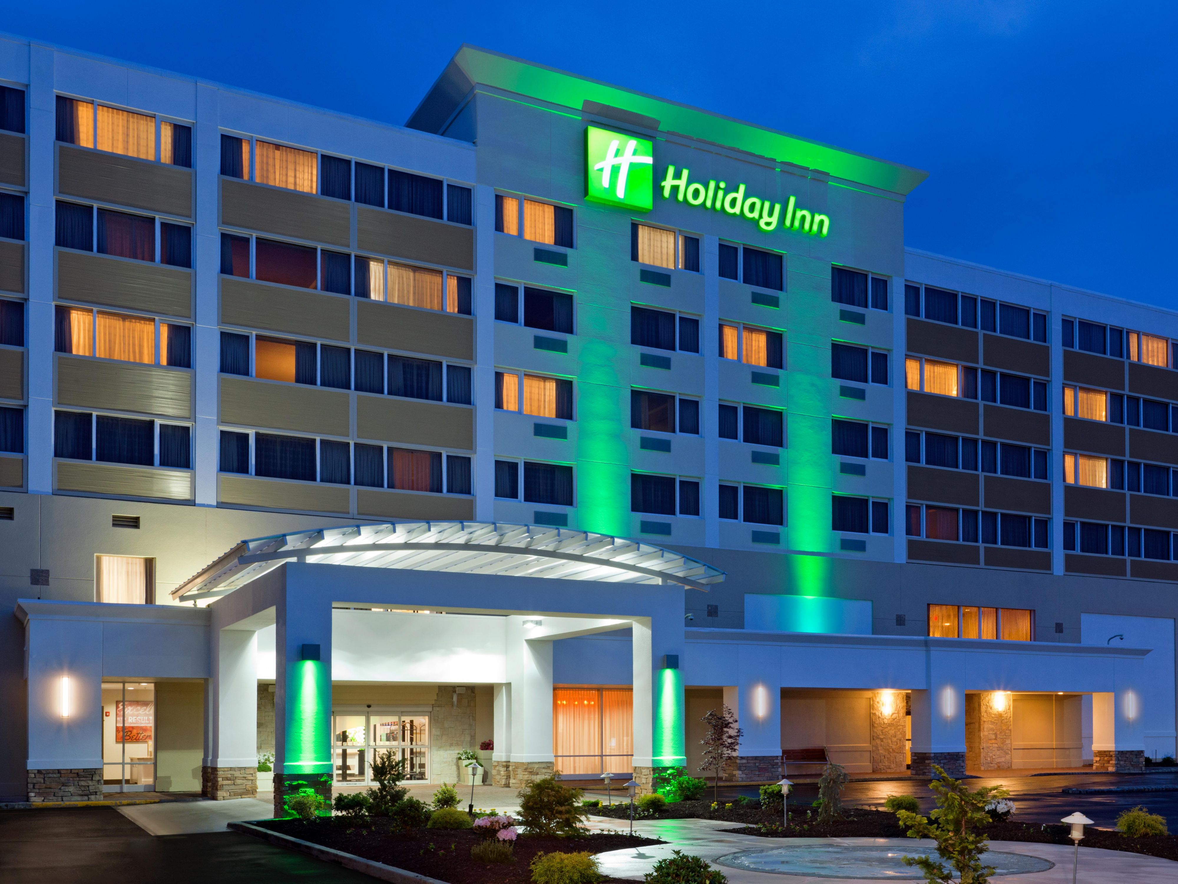 Newark Airport Hotels In Clark Nj With Pools Holiday Inn