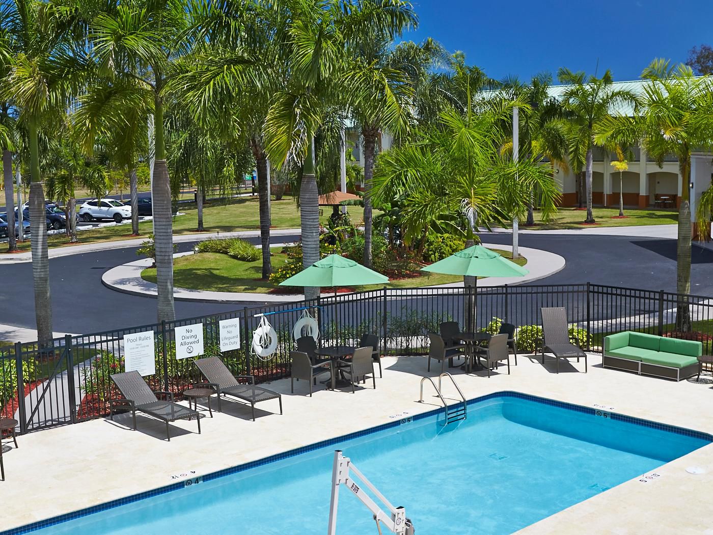 IHG Army Hotels at Fort Buchanan El Caney Lodge Amenities