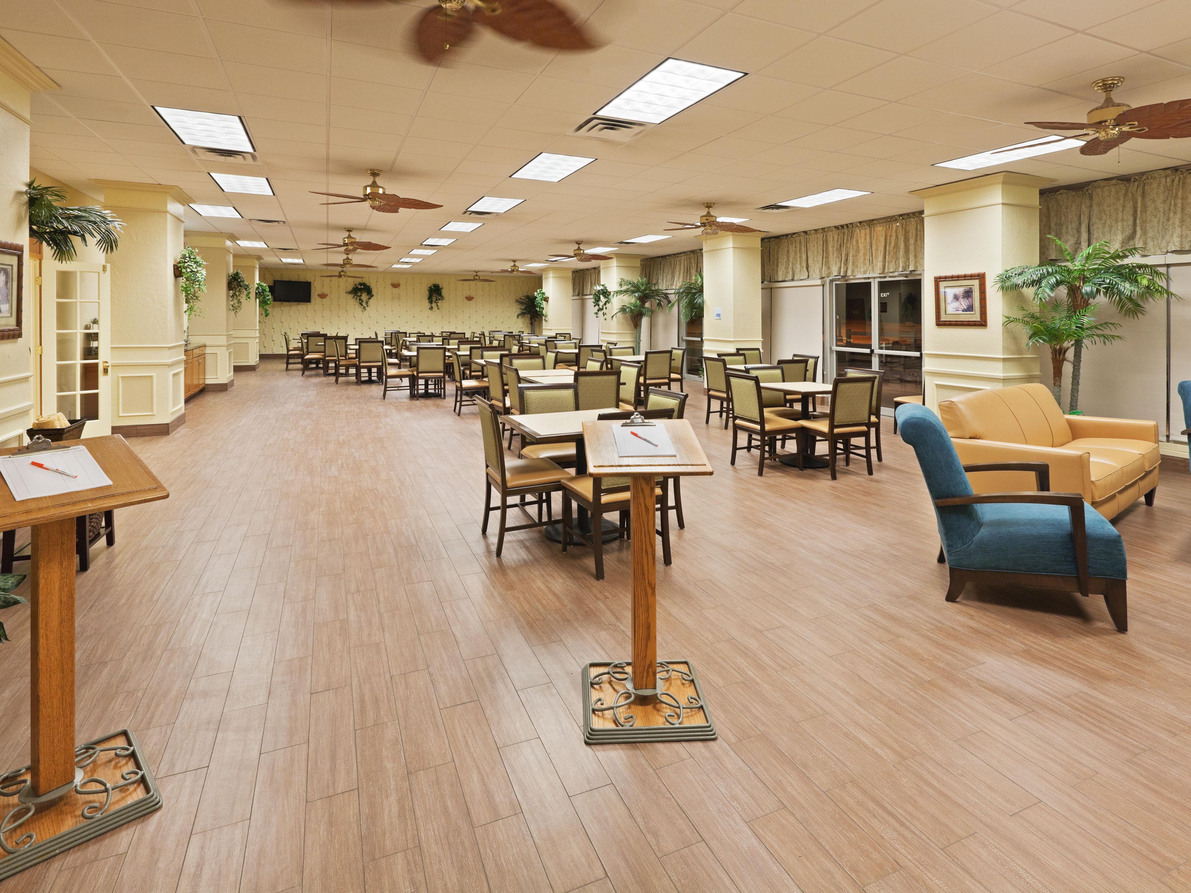 Holiday Inn Express Allin/Aultman Hall Dining Options Ft. Sill Hotel