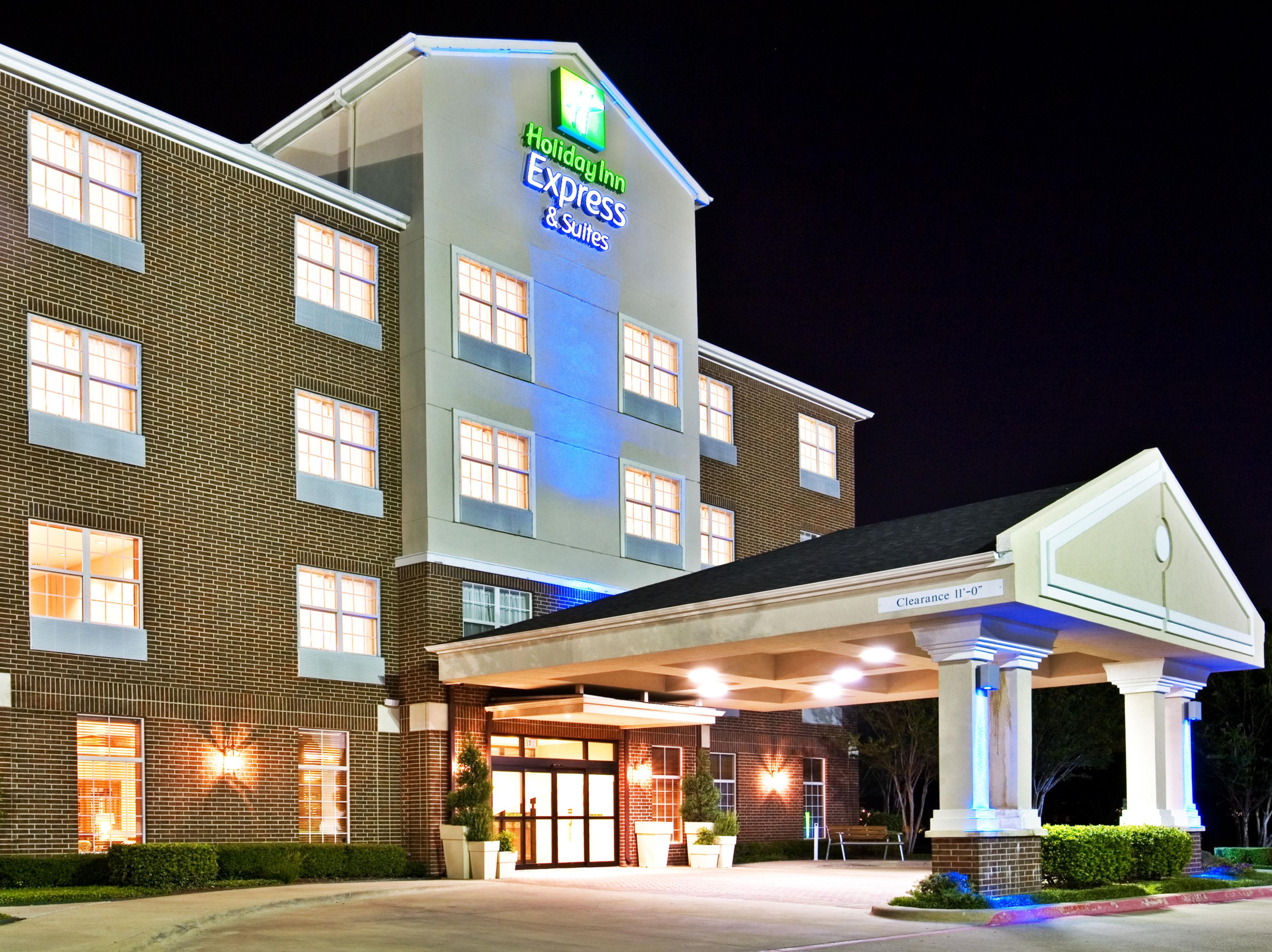 Holiday Inn Express & Suites DallasAddison Hotel by IHG