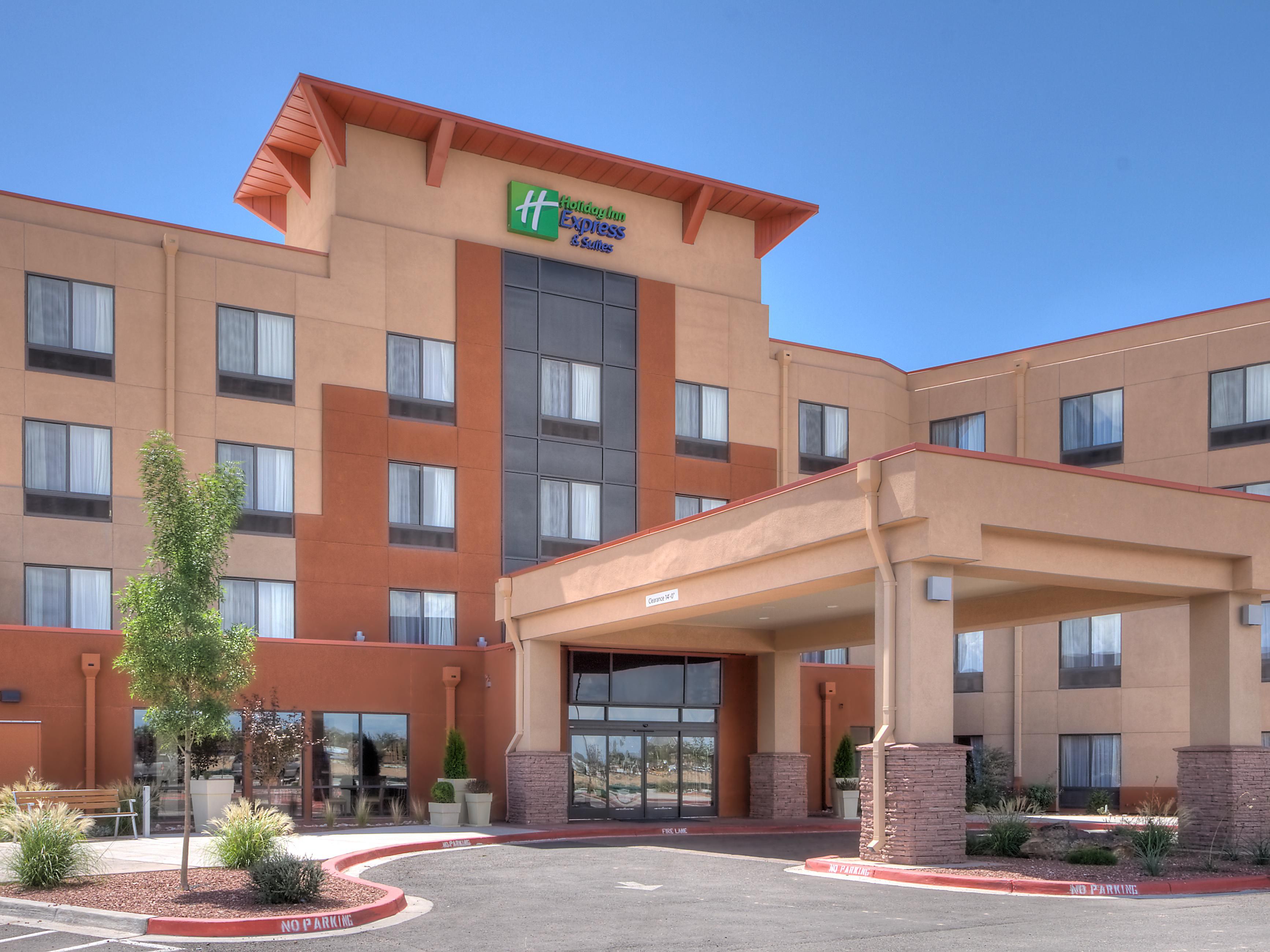 Holiday Inn Express & Suites Albuquerque Historic Old Town Hotel in