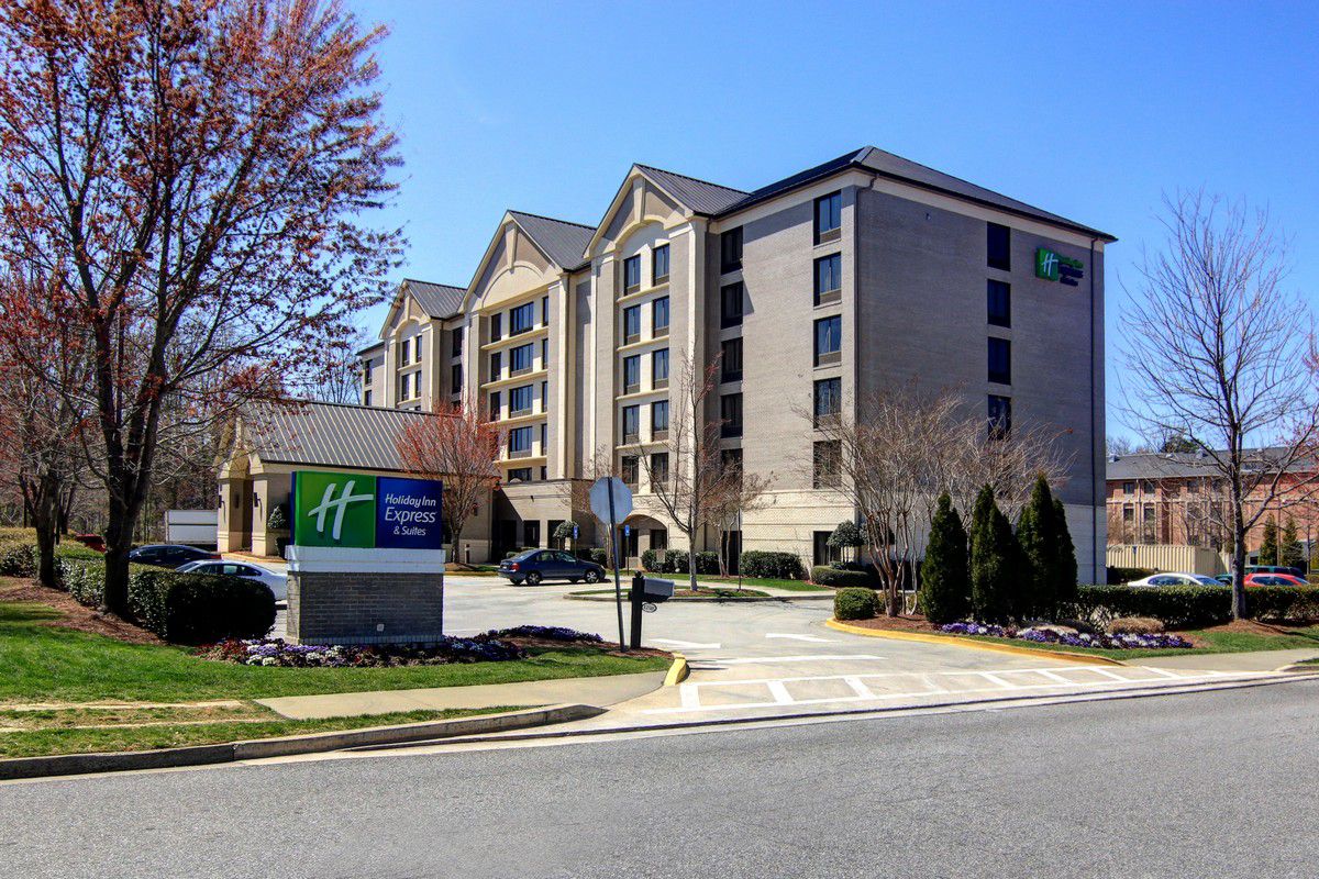 Holiday Inn Express & Suites Alpharetta - Windward Parkway