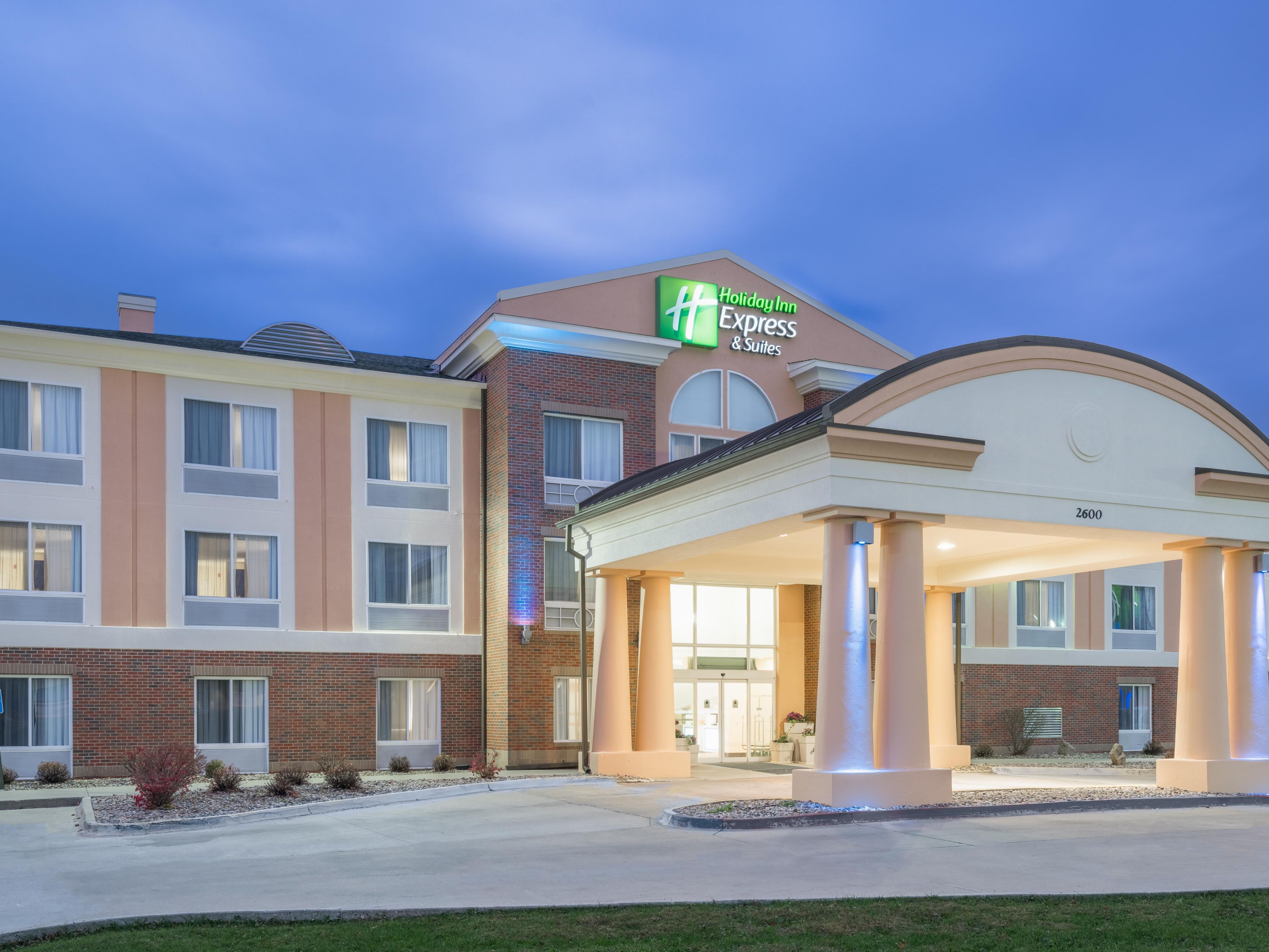 Holiday Inn Express Suites Ames Hotel By Ihg