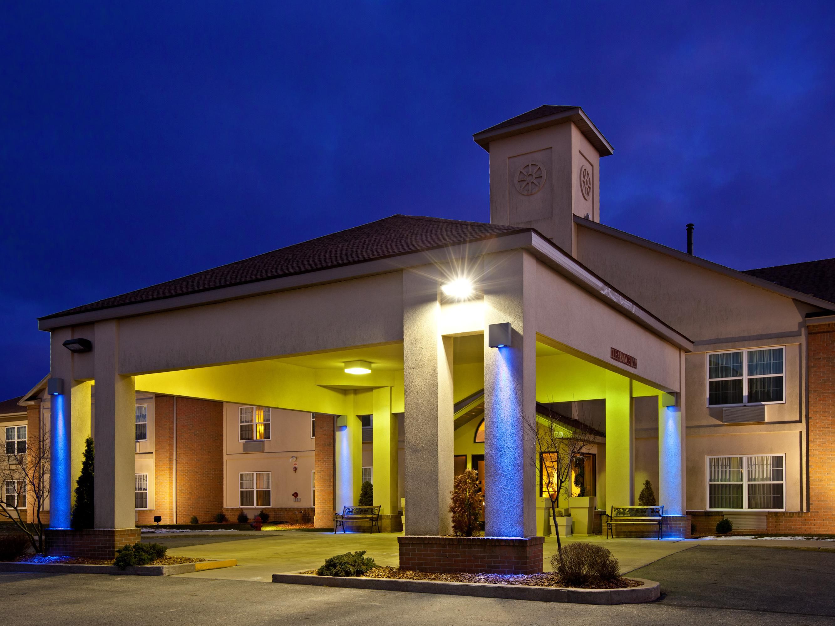 Holiday Inn Express & Suites Bad Axe Hotel by IHG
