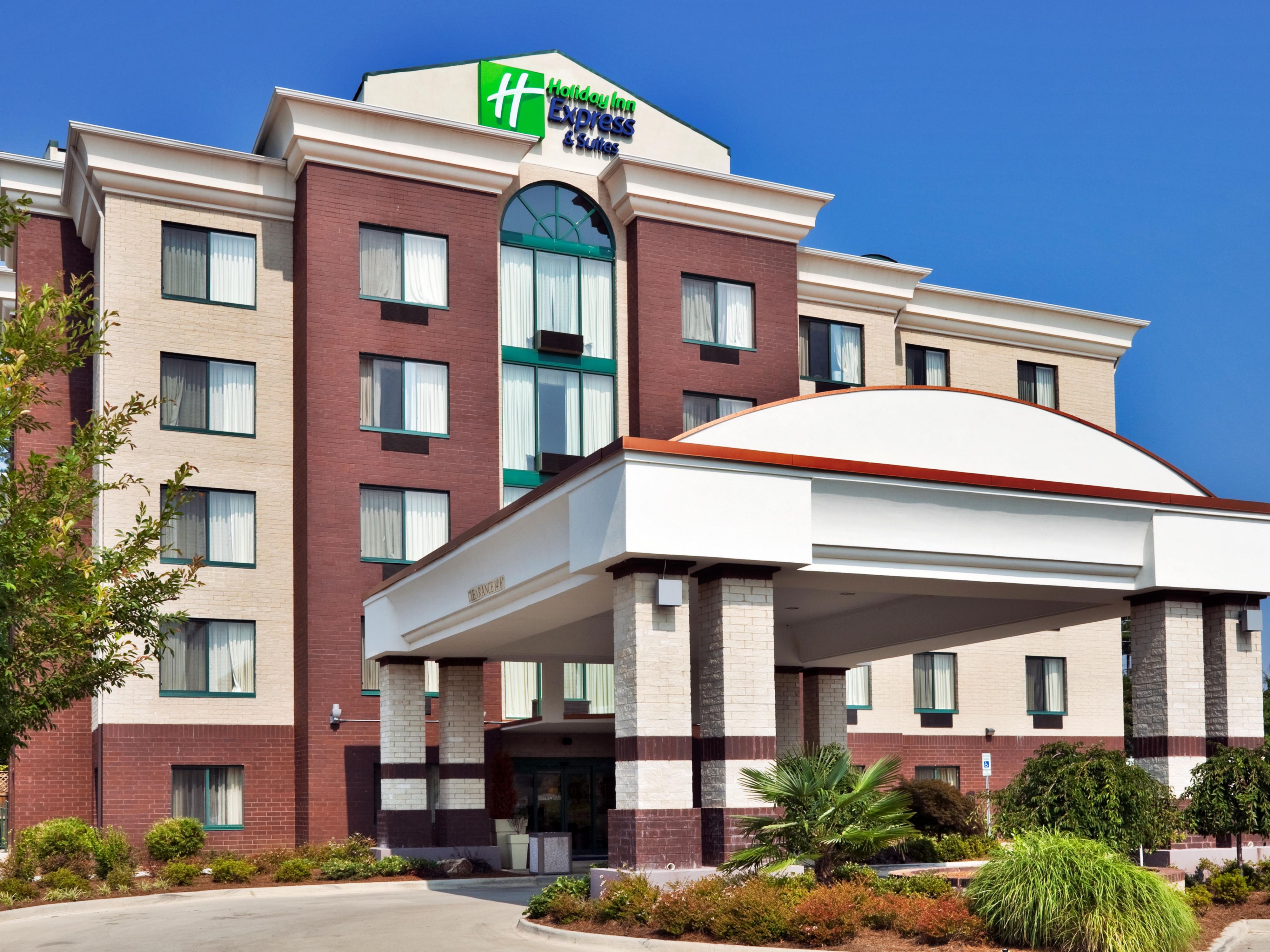 Holiday Inn Express & Suites Birmingham  Inverness 280 Hotel by IHG