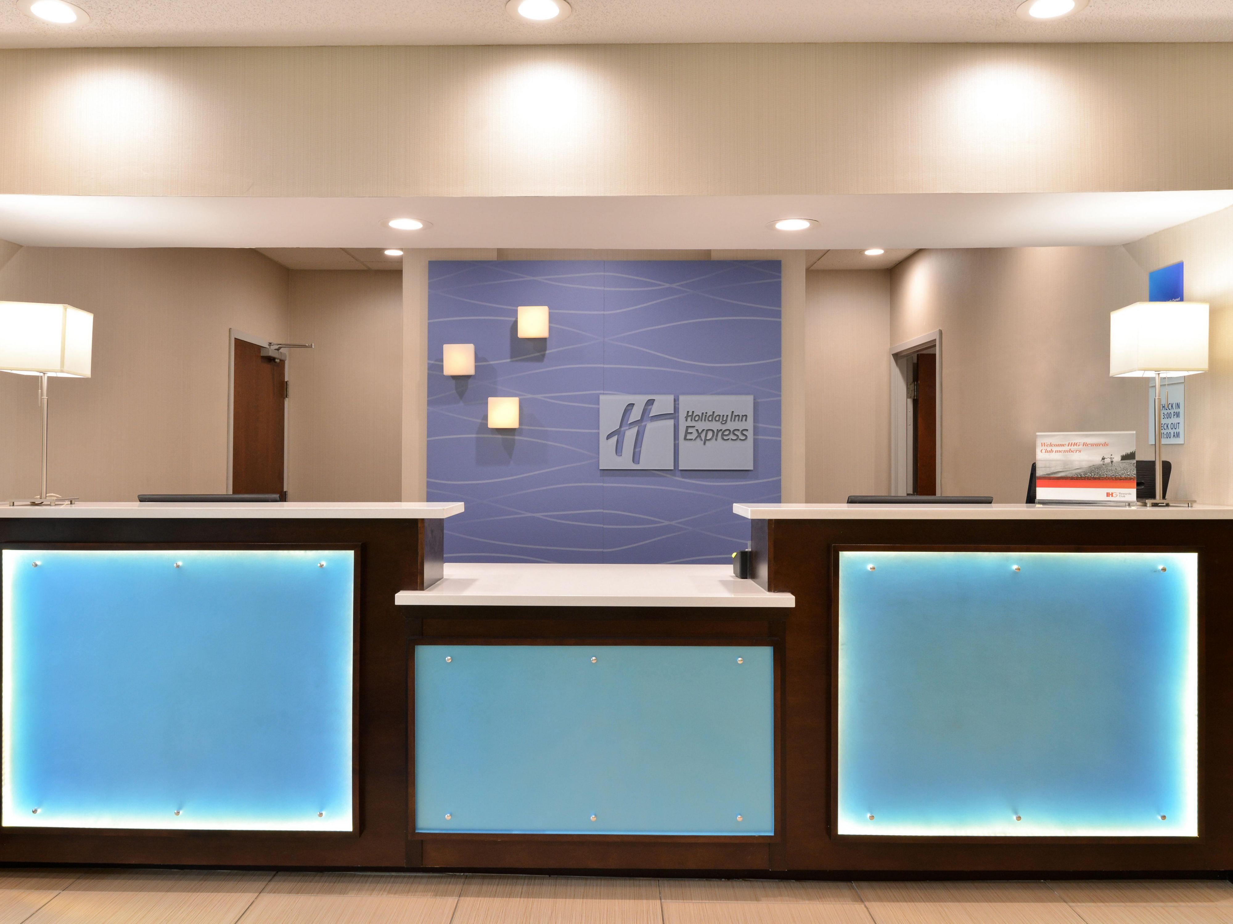 Holiday Inn Express Suites Cincinnati-Blue Ash Hotel IHG