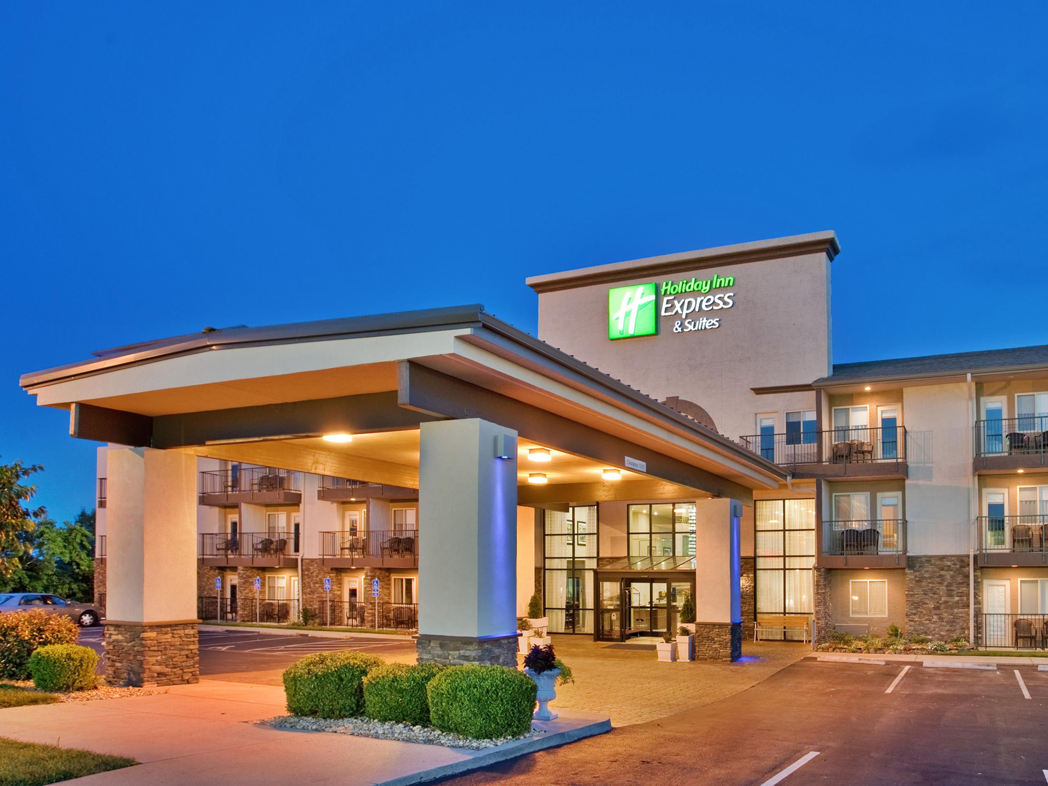 Holiday Inn Express Suites Branson 76 Central Hotel By Ihg