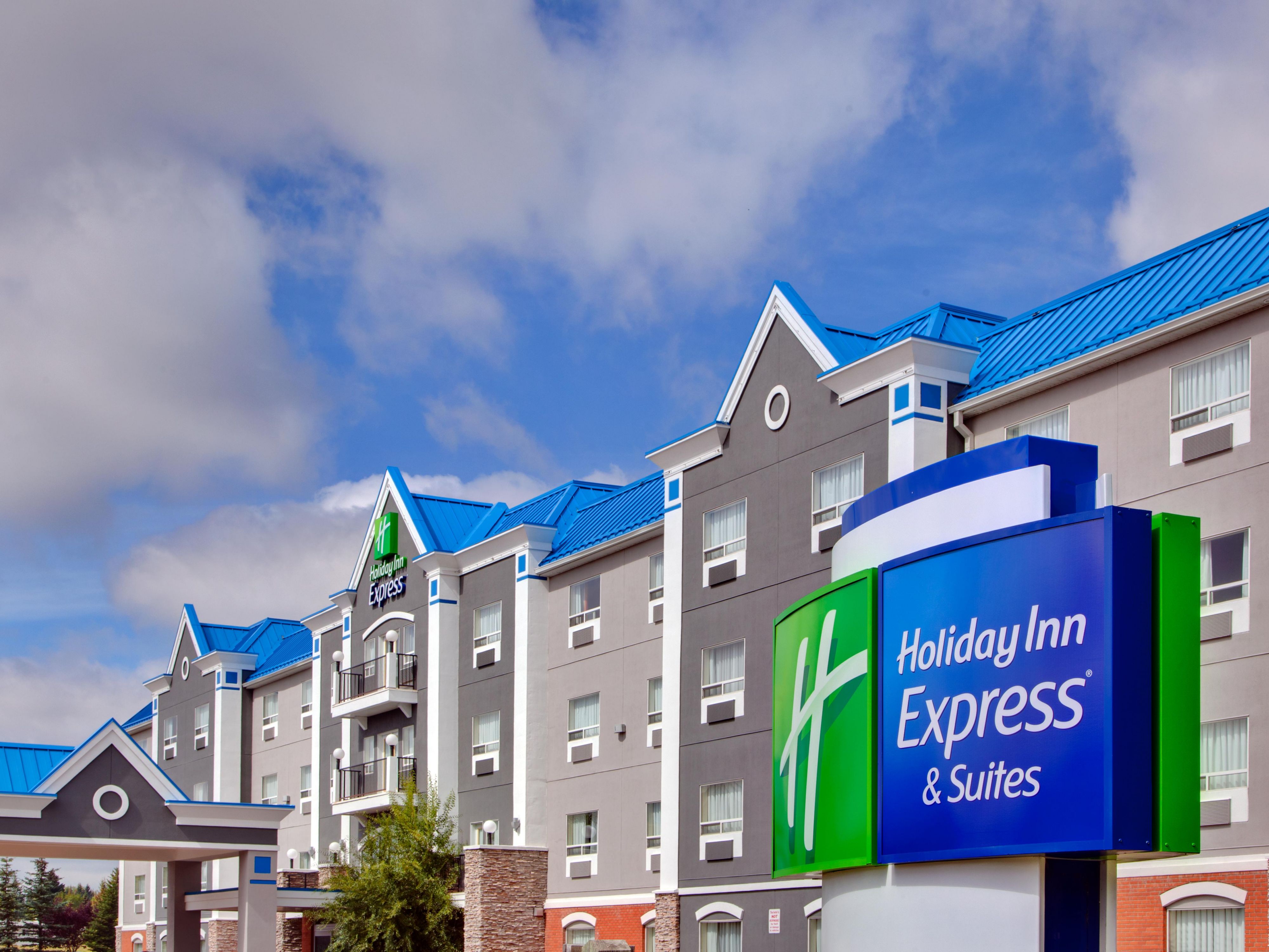 Holiday Inn Express Suites Calgary South Macleod Trail S Hotel
