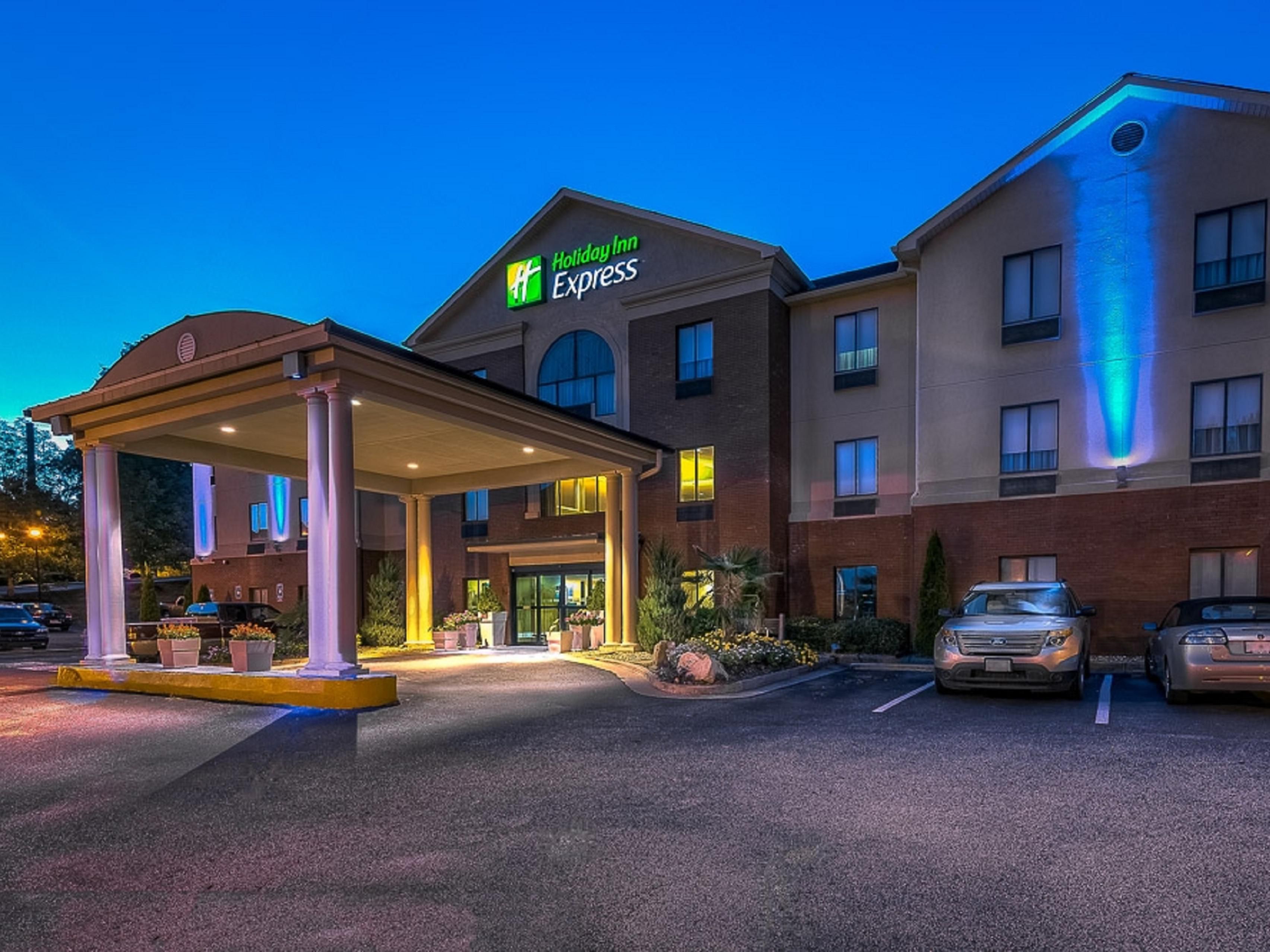 Holiday Inn Express & Suites Canton Hotel by IHG