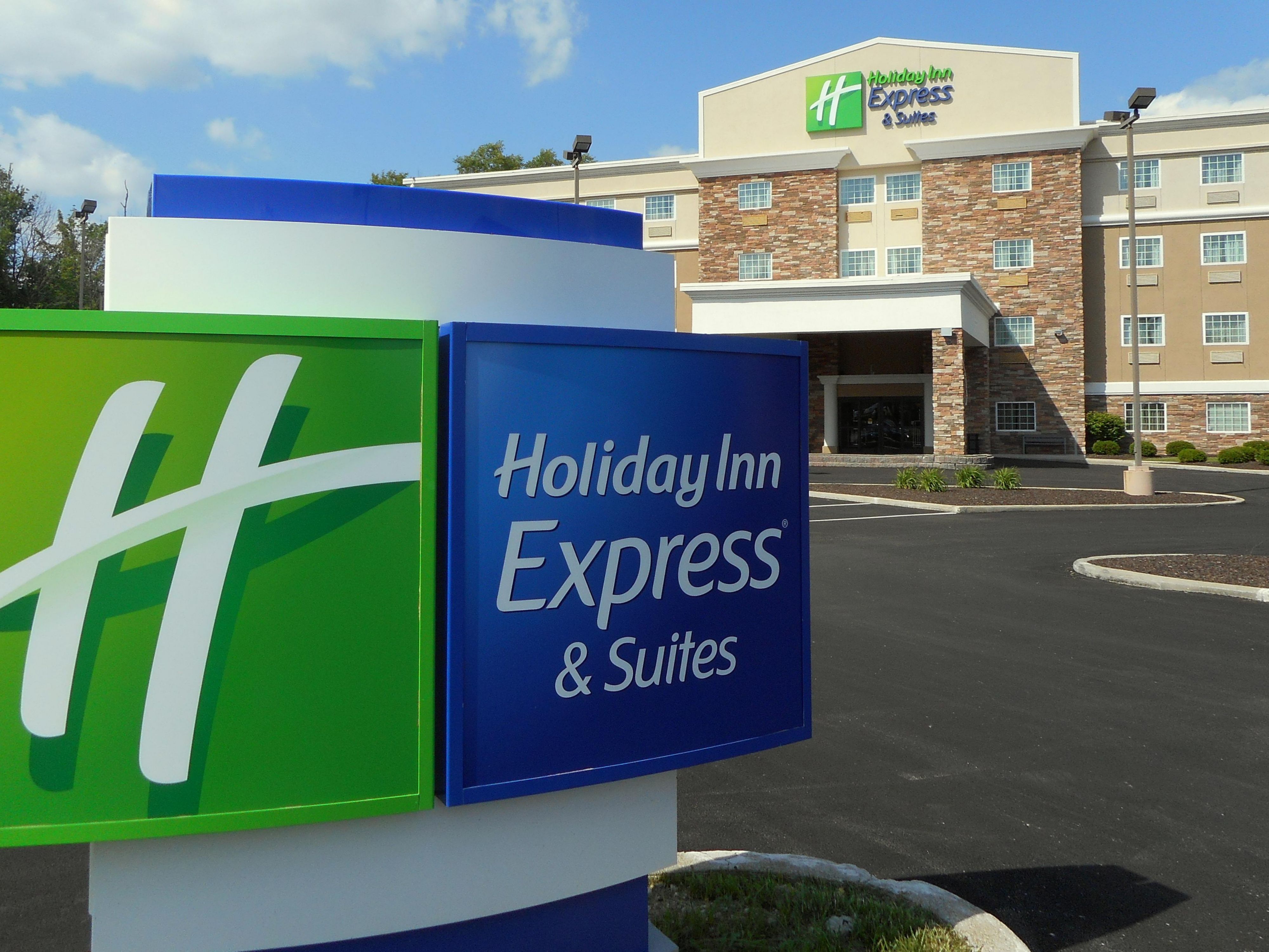 Holiday Inn Express & Suites Carmel North Westfield Hotel by IHG