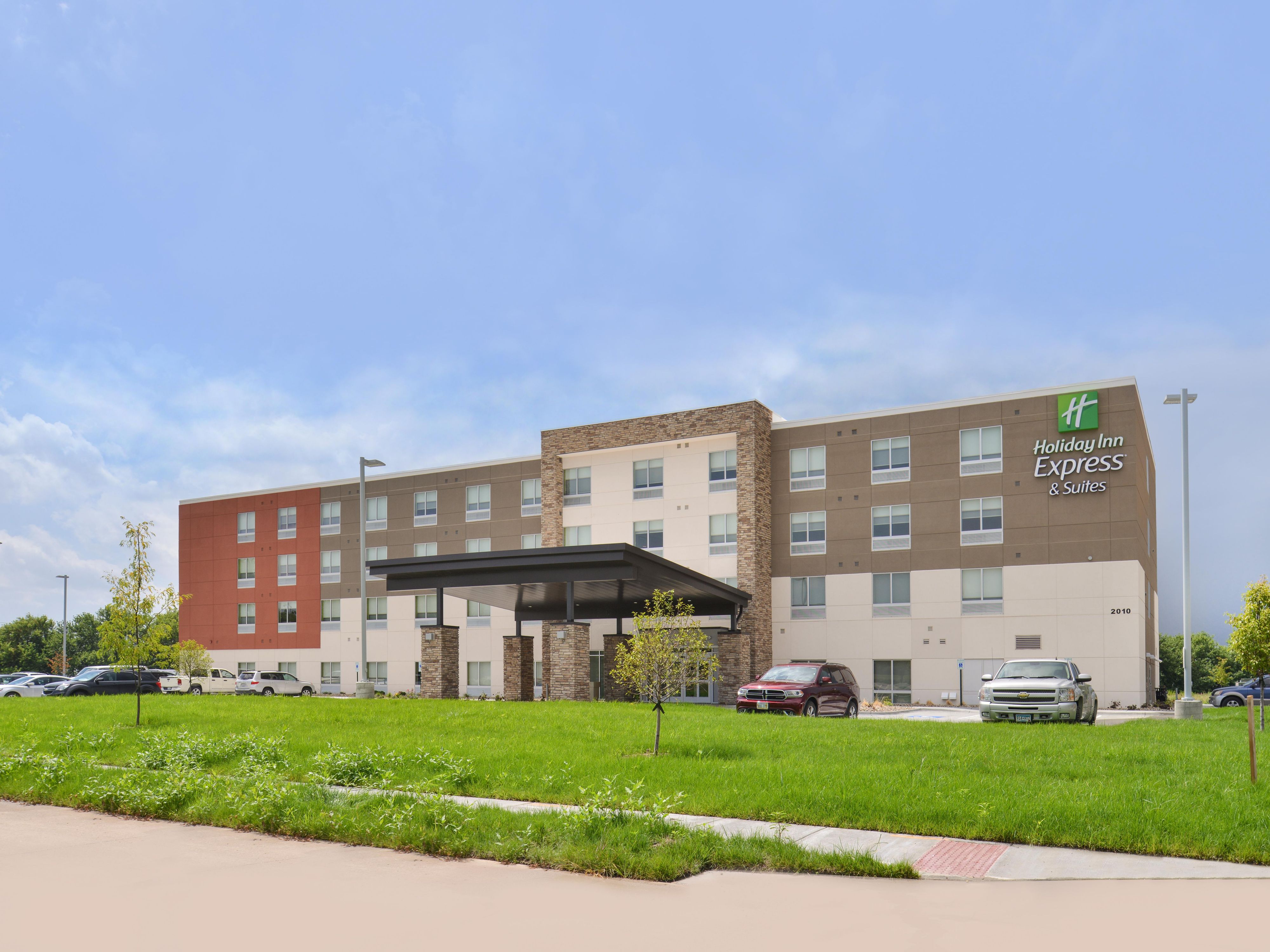 Holiday Inn Express Suites Omaha Airport Hotel By Ihg
