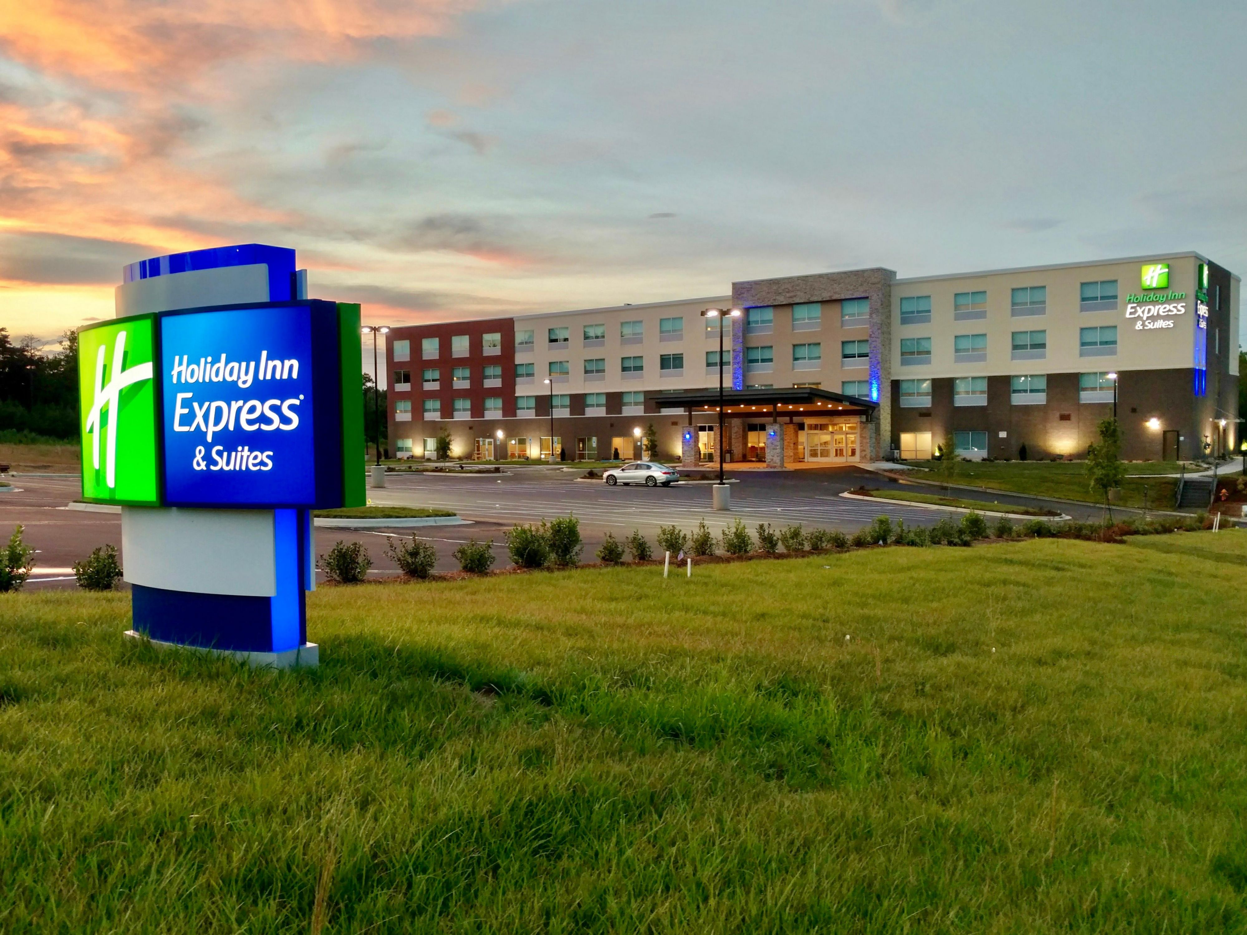 Hotels Near Charlotte Nc Airport Holiday Inn Express Suites