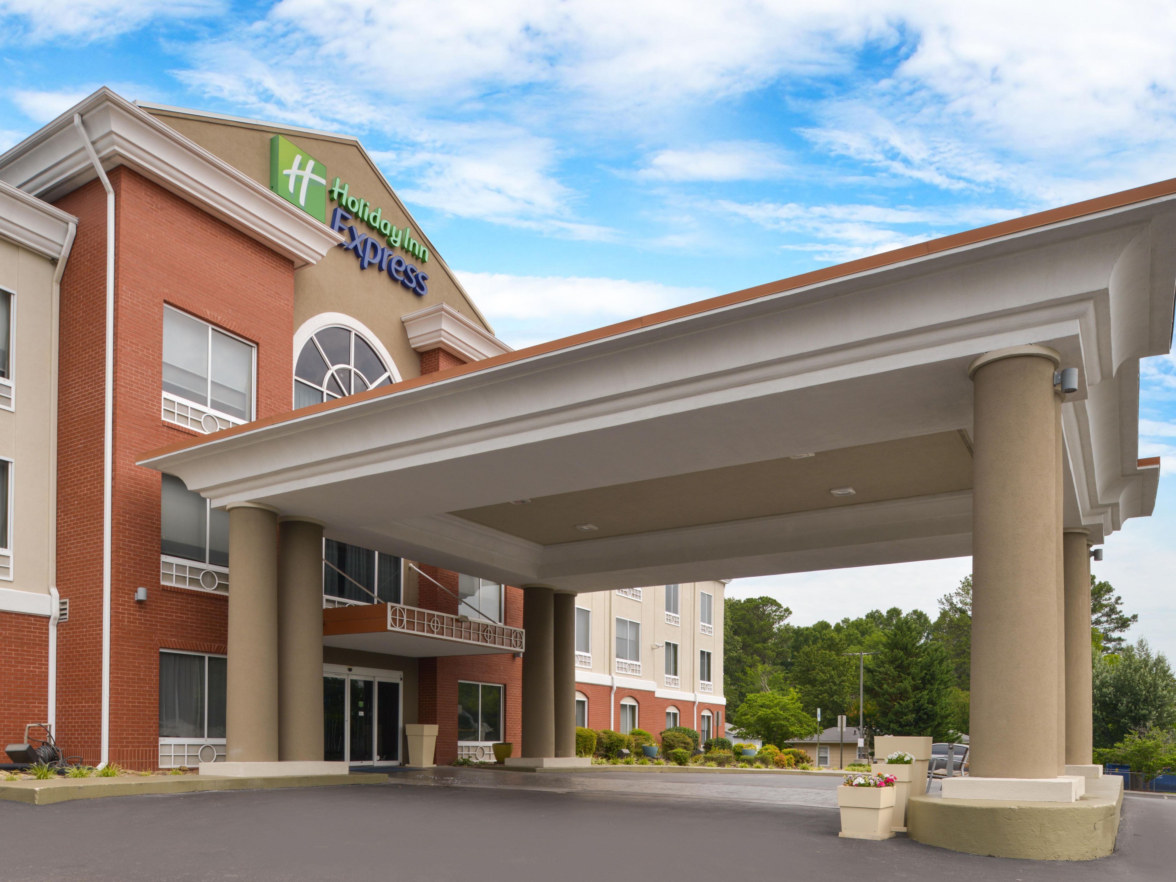 Holiday Inn Express Suites Chattanooga East Ridge Hotel