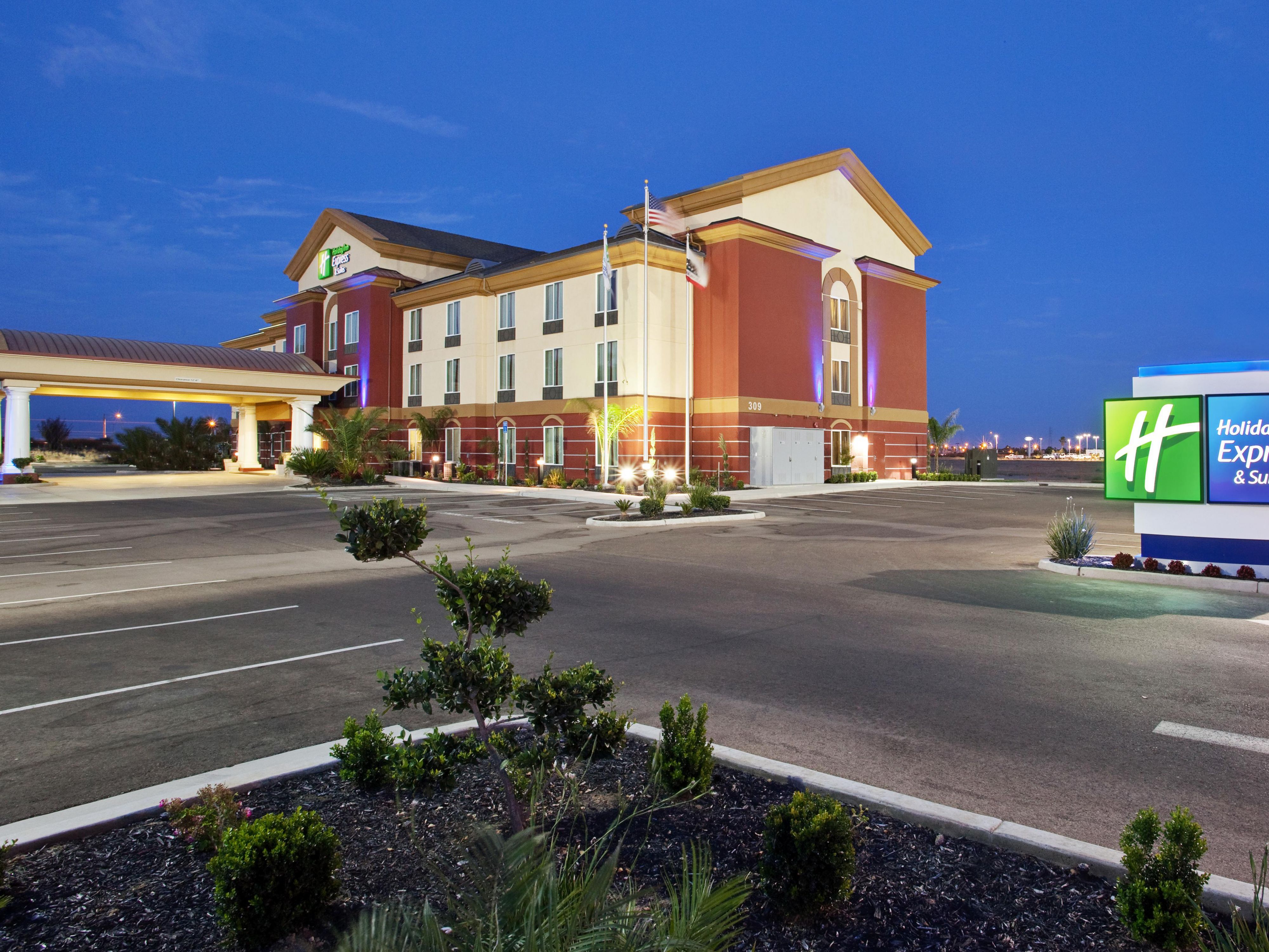 Holiday Inn Express & Suites Chowchilla Yosemite Pk Area Hotel in