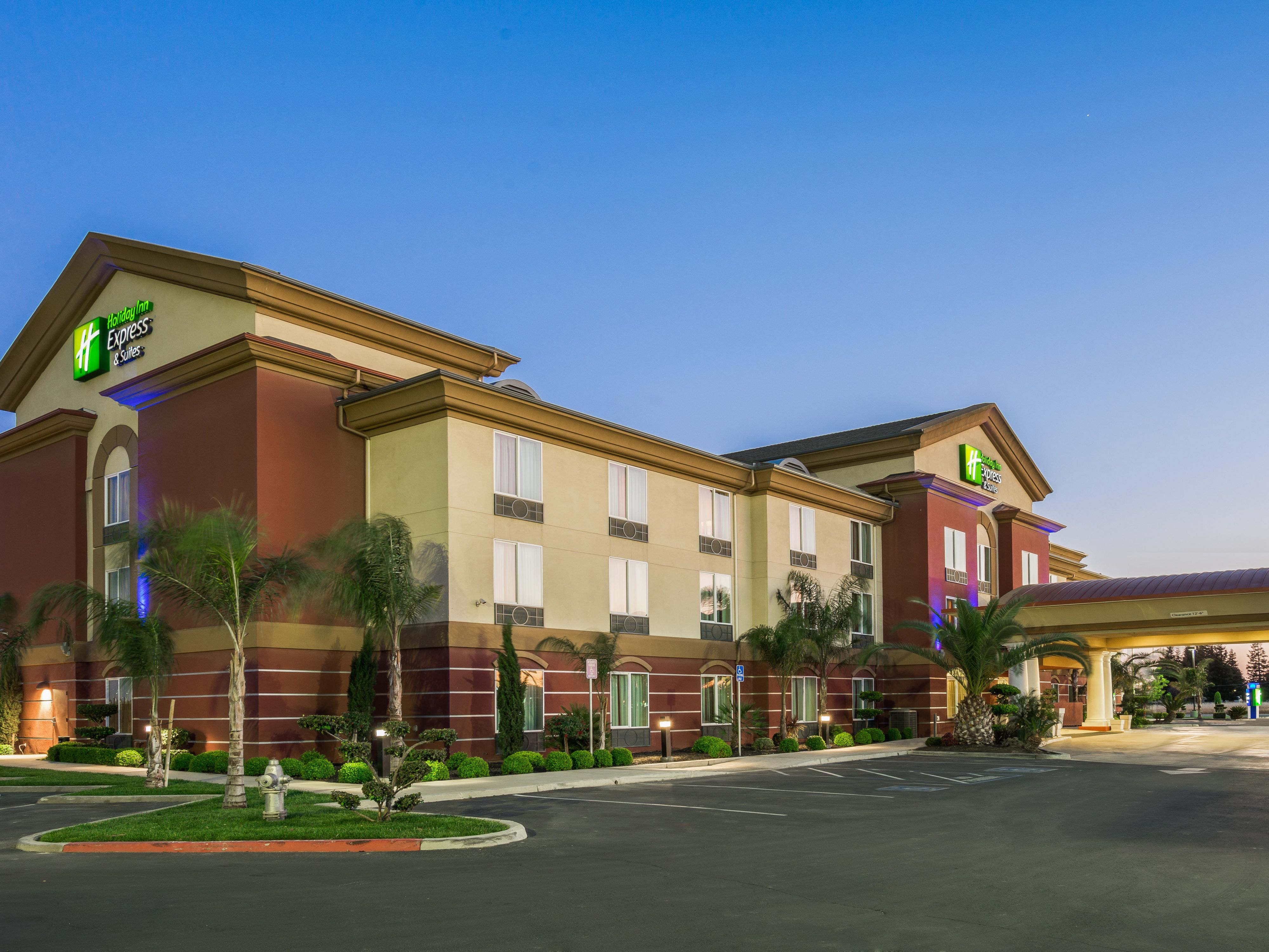 Holiday Inn Express & Suites Chowchilla Yosemite Pk Area Hotel in