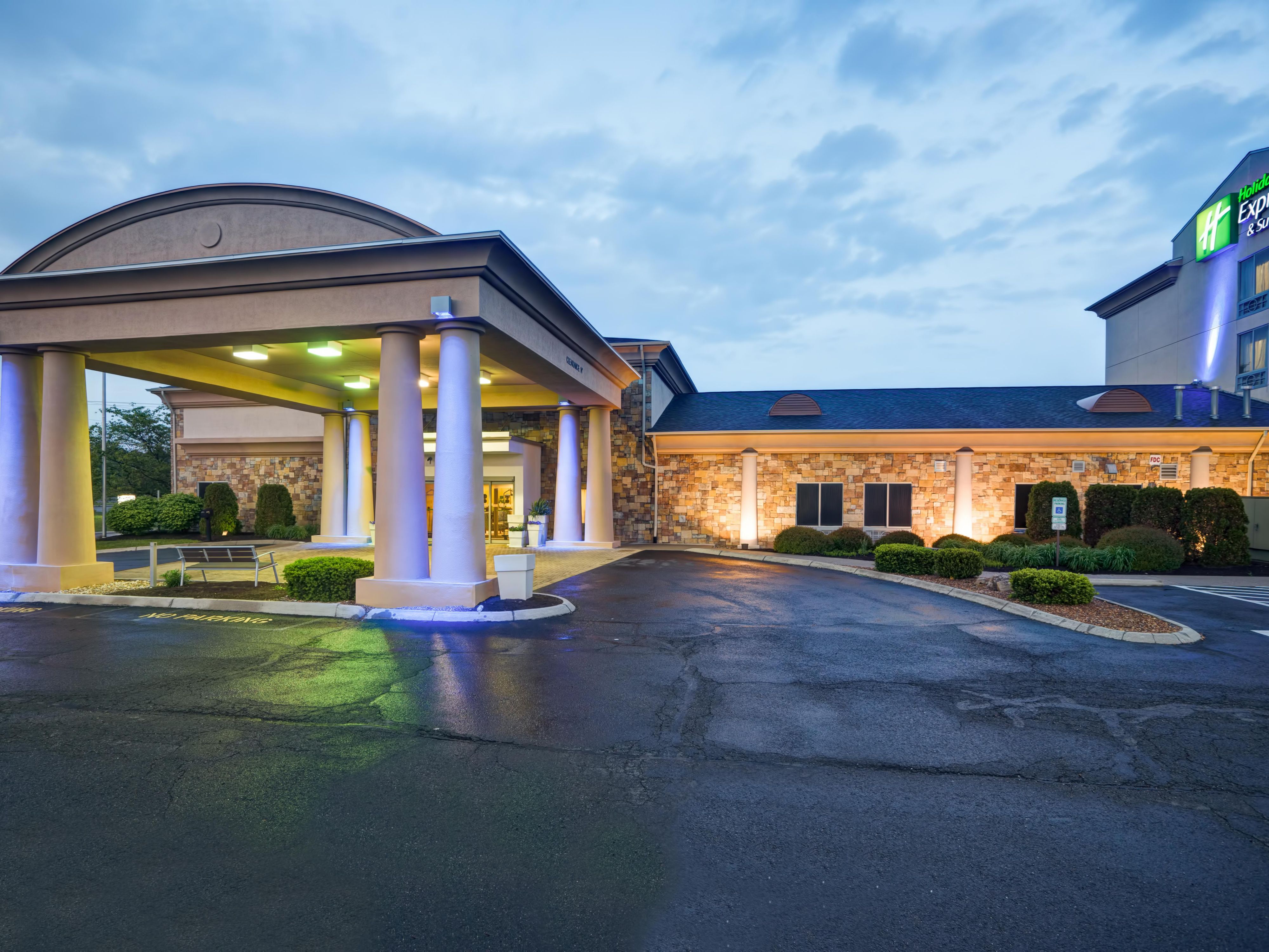 Holiday Inn Express Suites Christiansburg Hotel In
