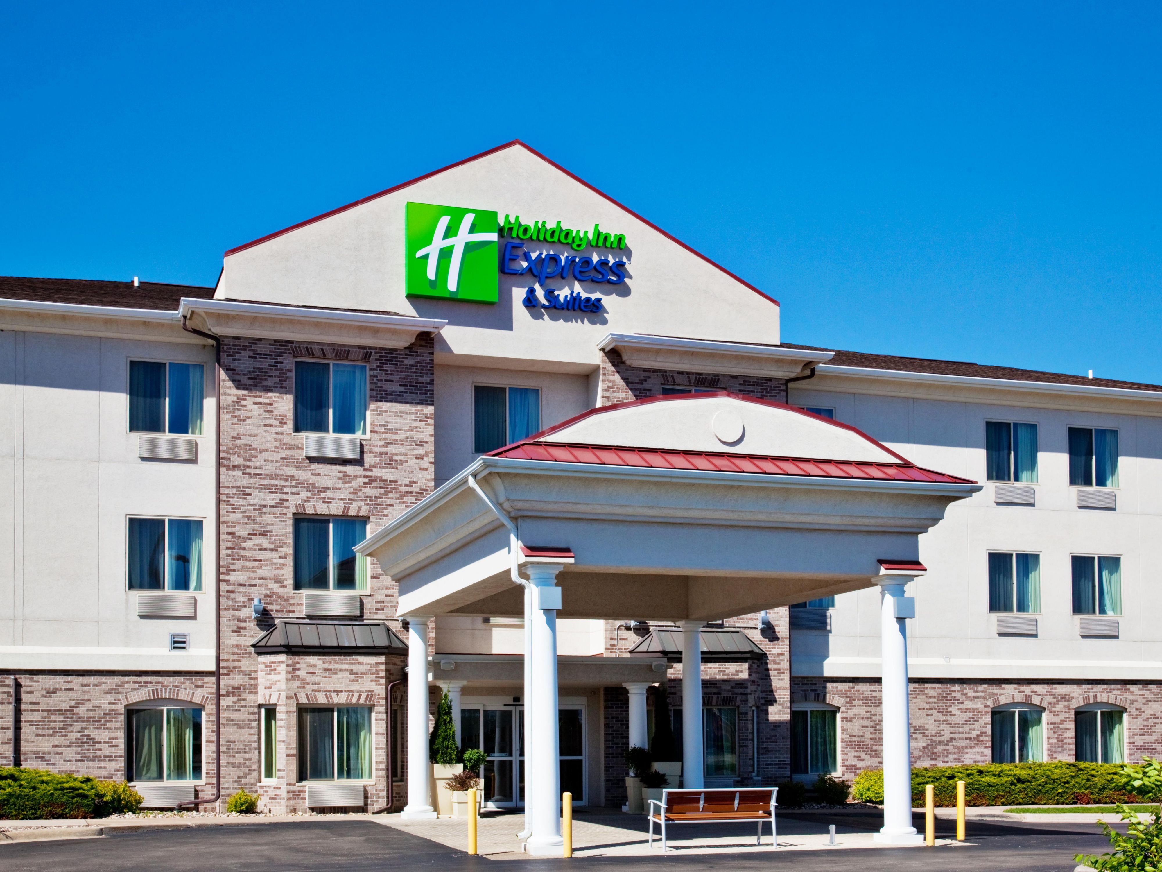 Holiday Inn Express & Suites Clinton Hotel by IHG