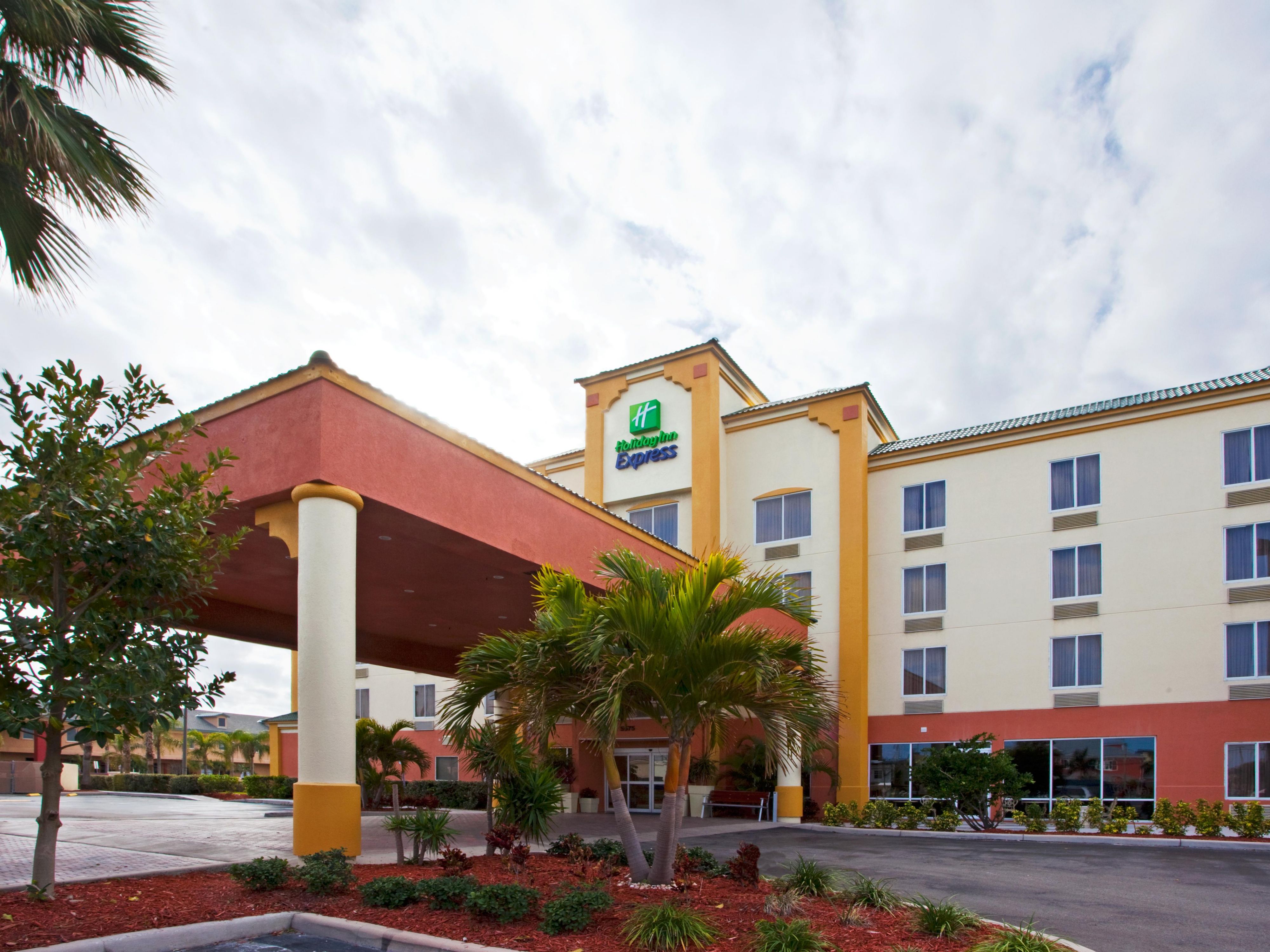 Cocoa Beach Hotel Near Cape Canaveral Holiday Inn Express