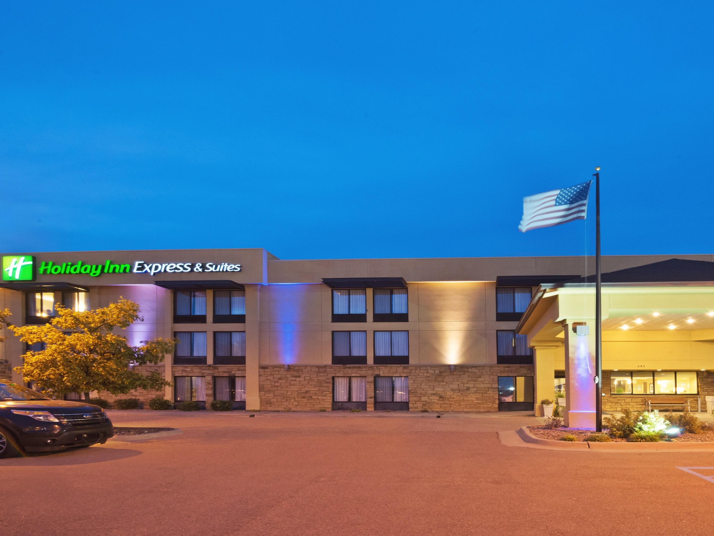 Holiday Inn Express Suites Colby Hotel By Ihg