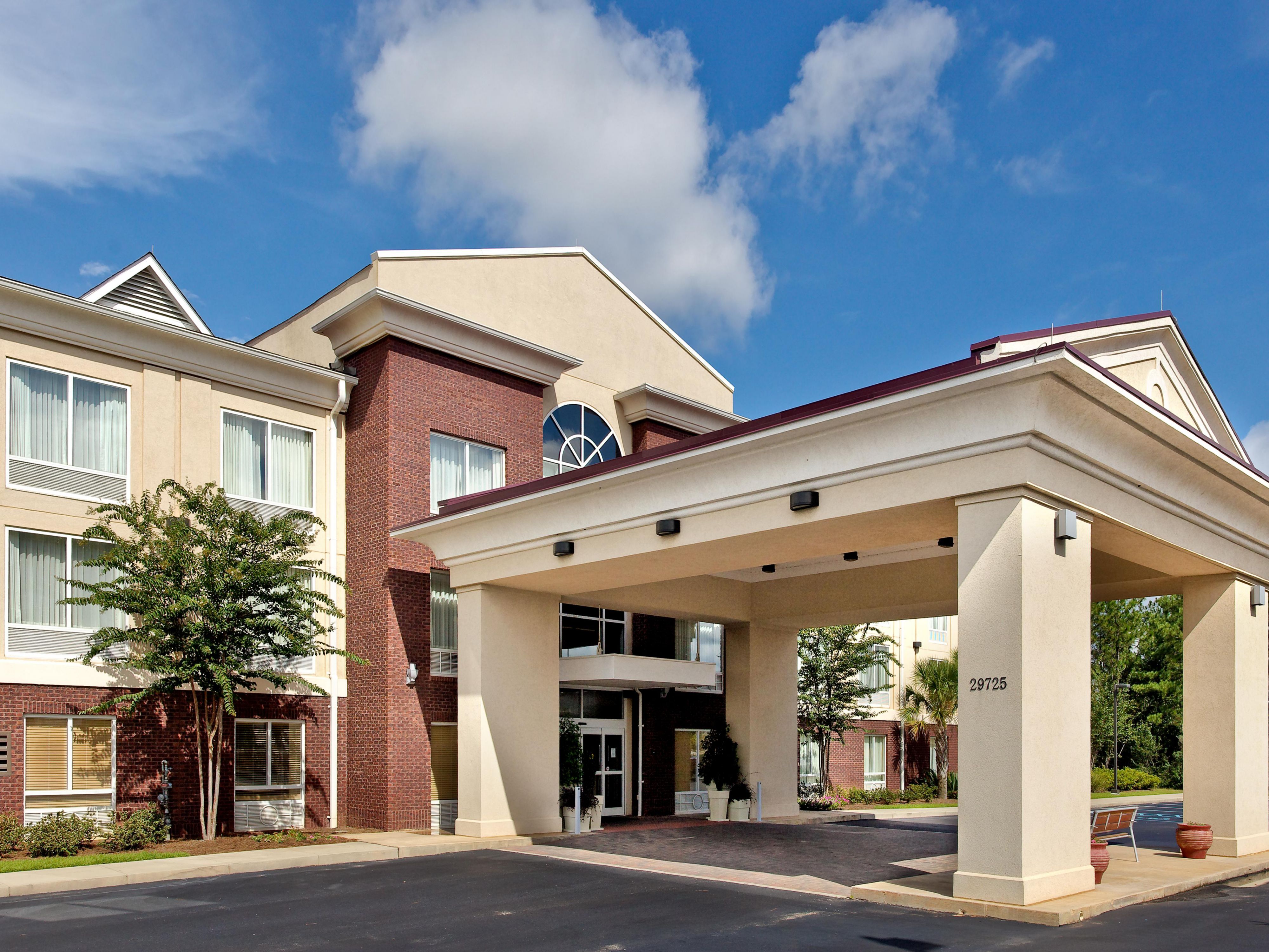 Hotel In Daphne, Al - Holiday Inn Express & Suites Daphne