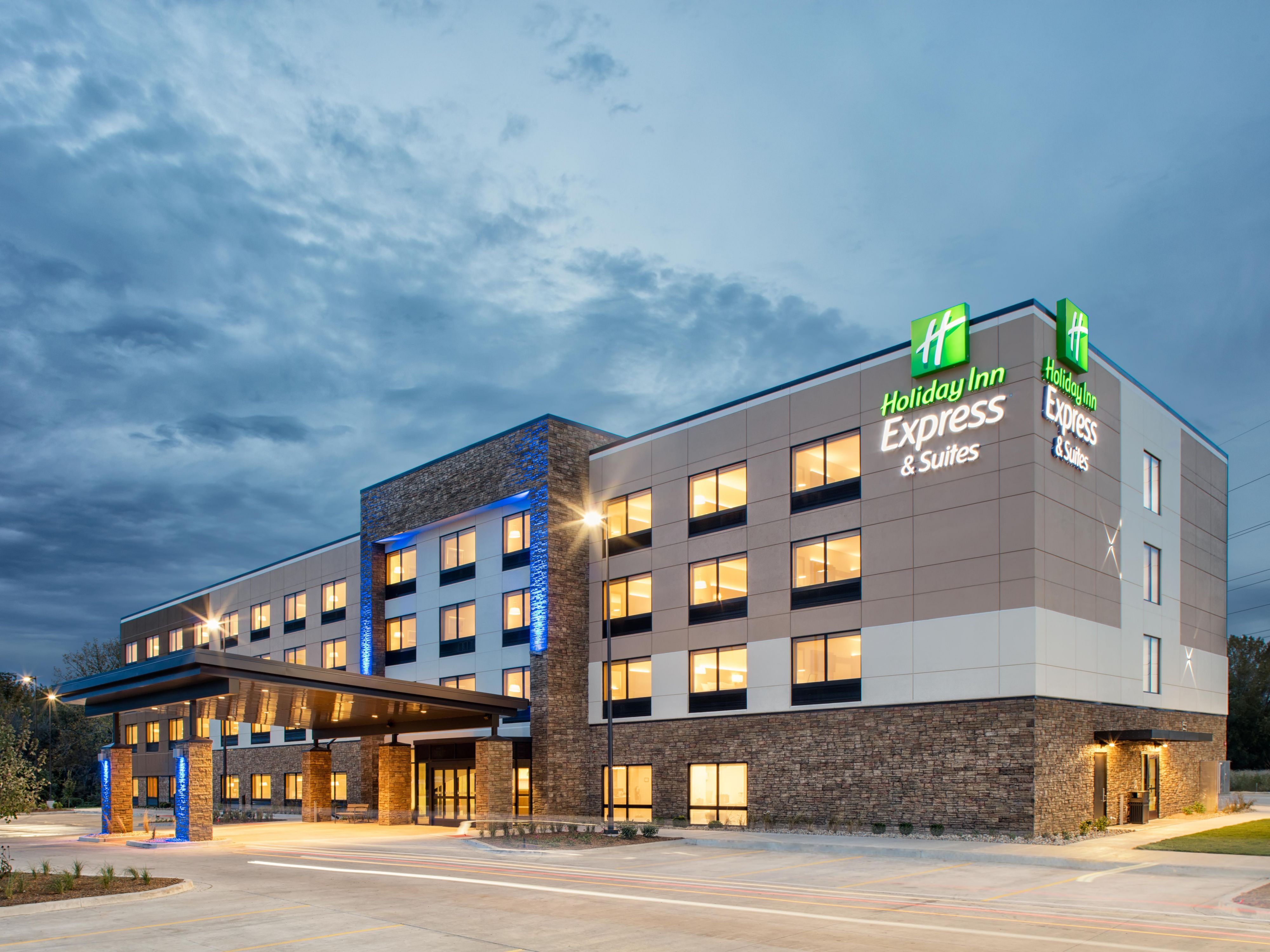 Holiday Inn Express Suites East Peoria Riverfront Hotel By Ihg