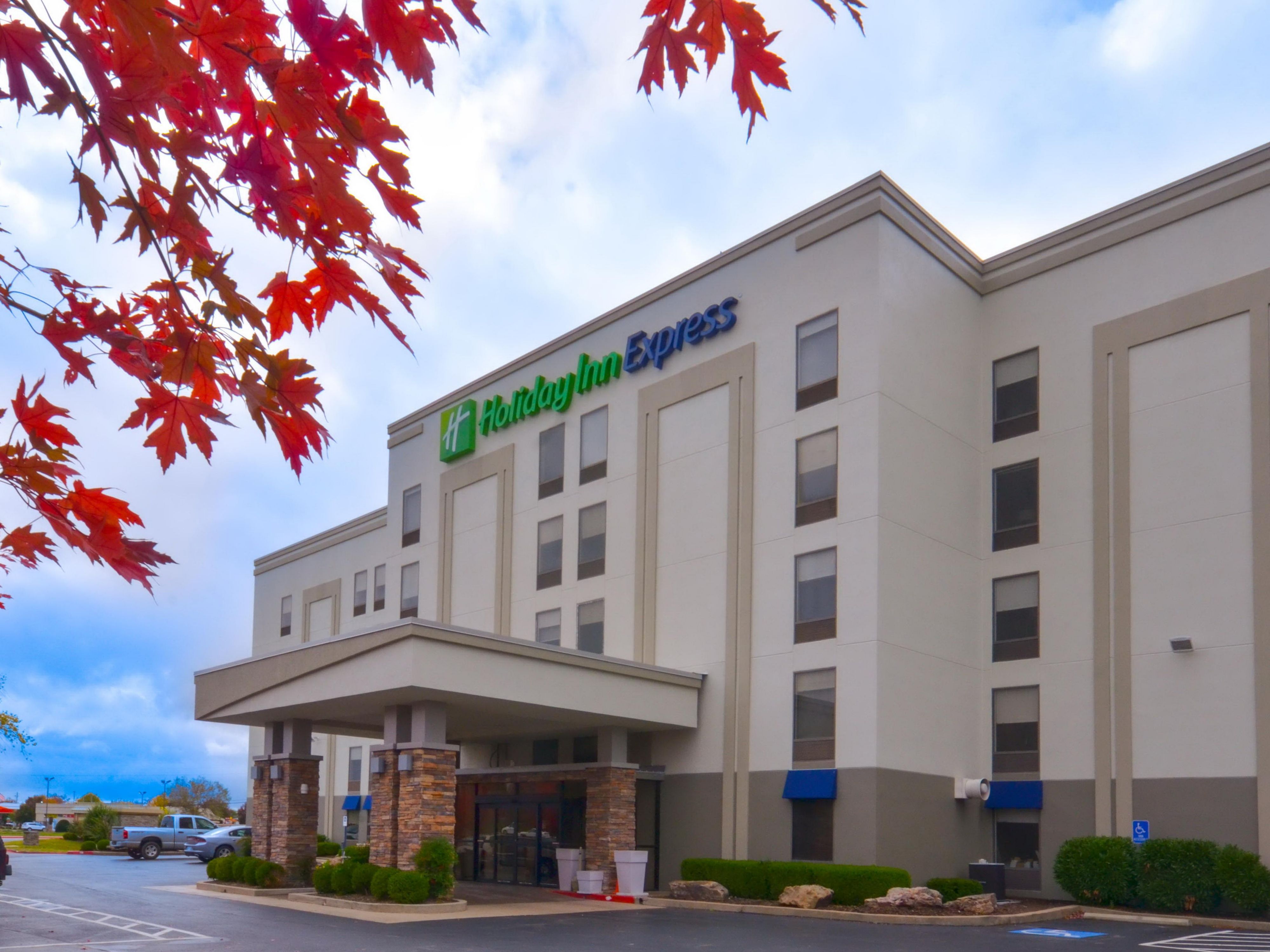 Hotels In Fayetteville Ar Holiday Inn Express Suites