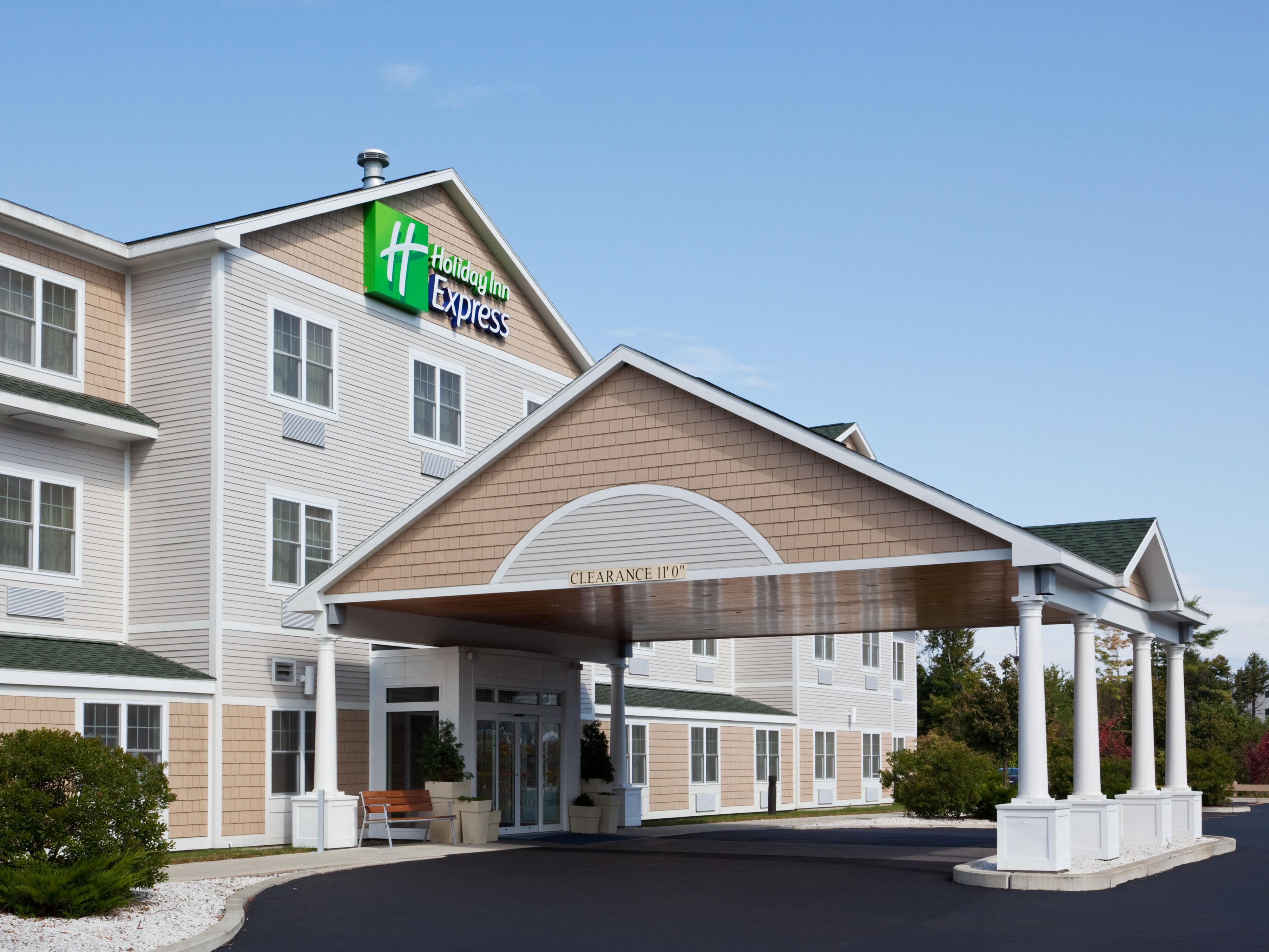 Holiday Inn Express Suites Freeport Brunswick Area Hotel