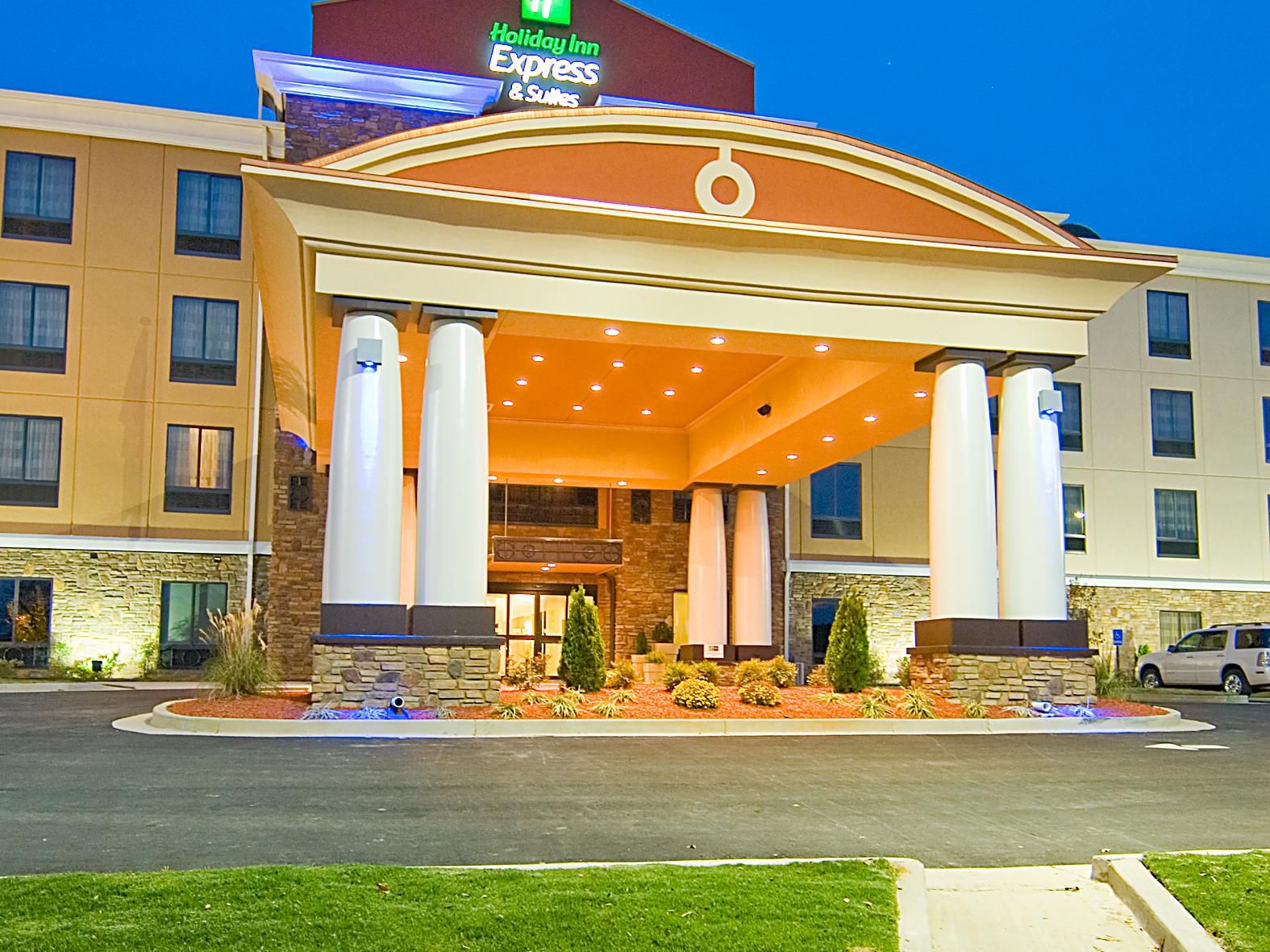 Holiday Inn Express & Suites Fulton