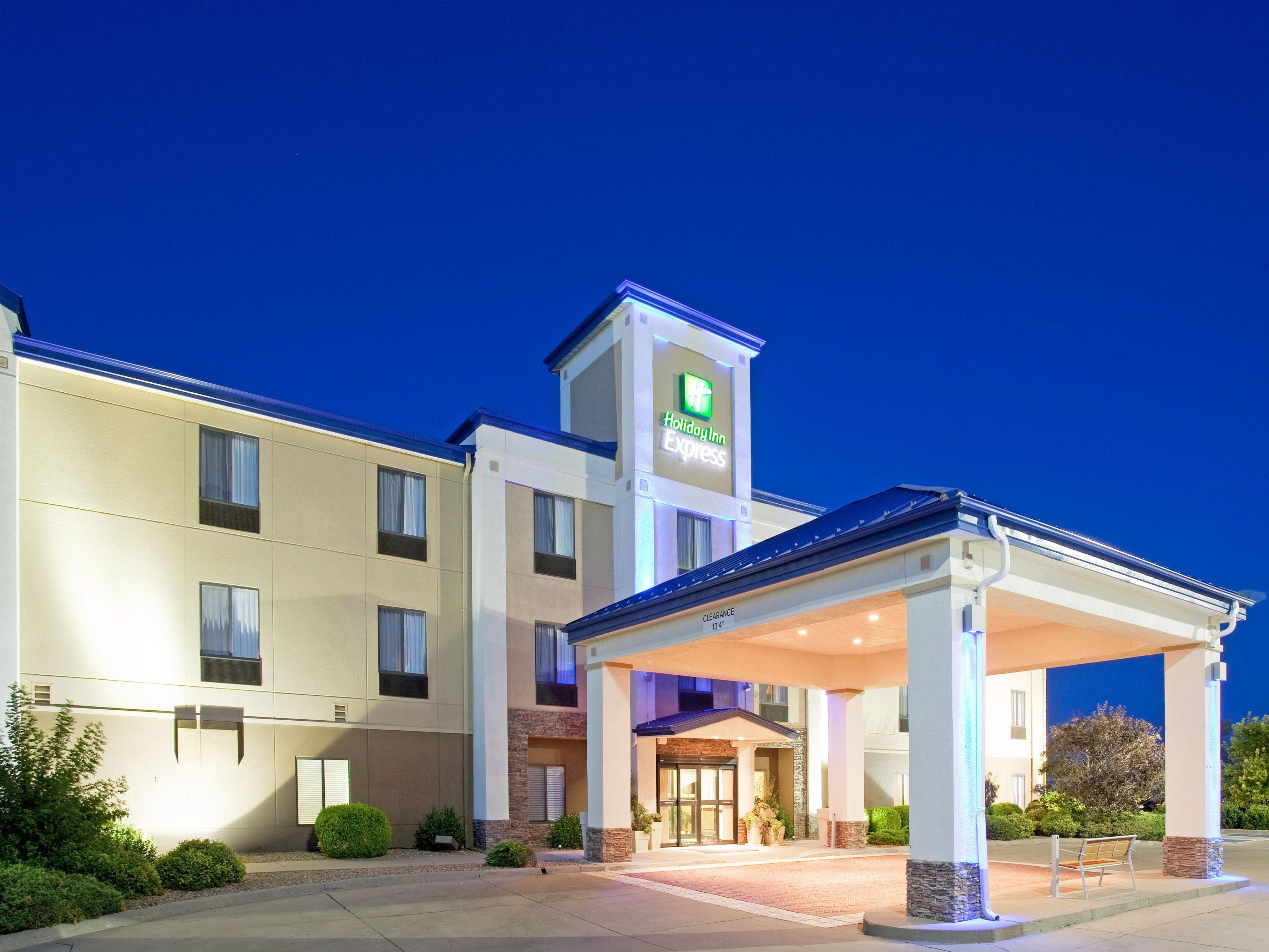 Hotels In Garden City Ks Holiday Inn Express Suites Garden City