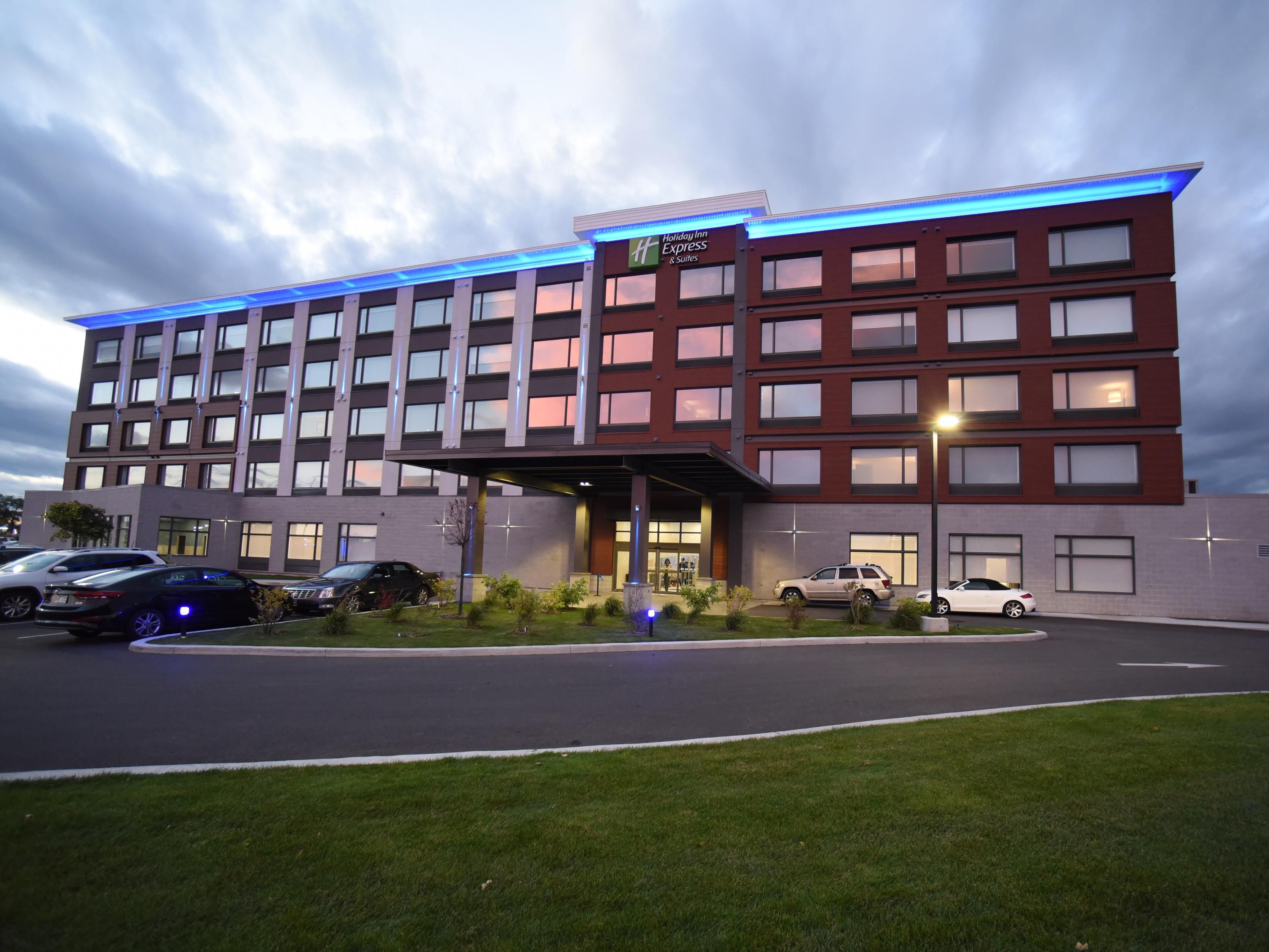 Holiday Inn Express & Suites Gatineau Ottawa Hotel by IHG