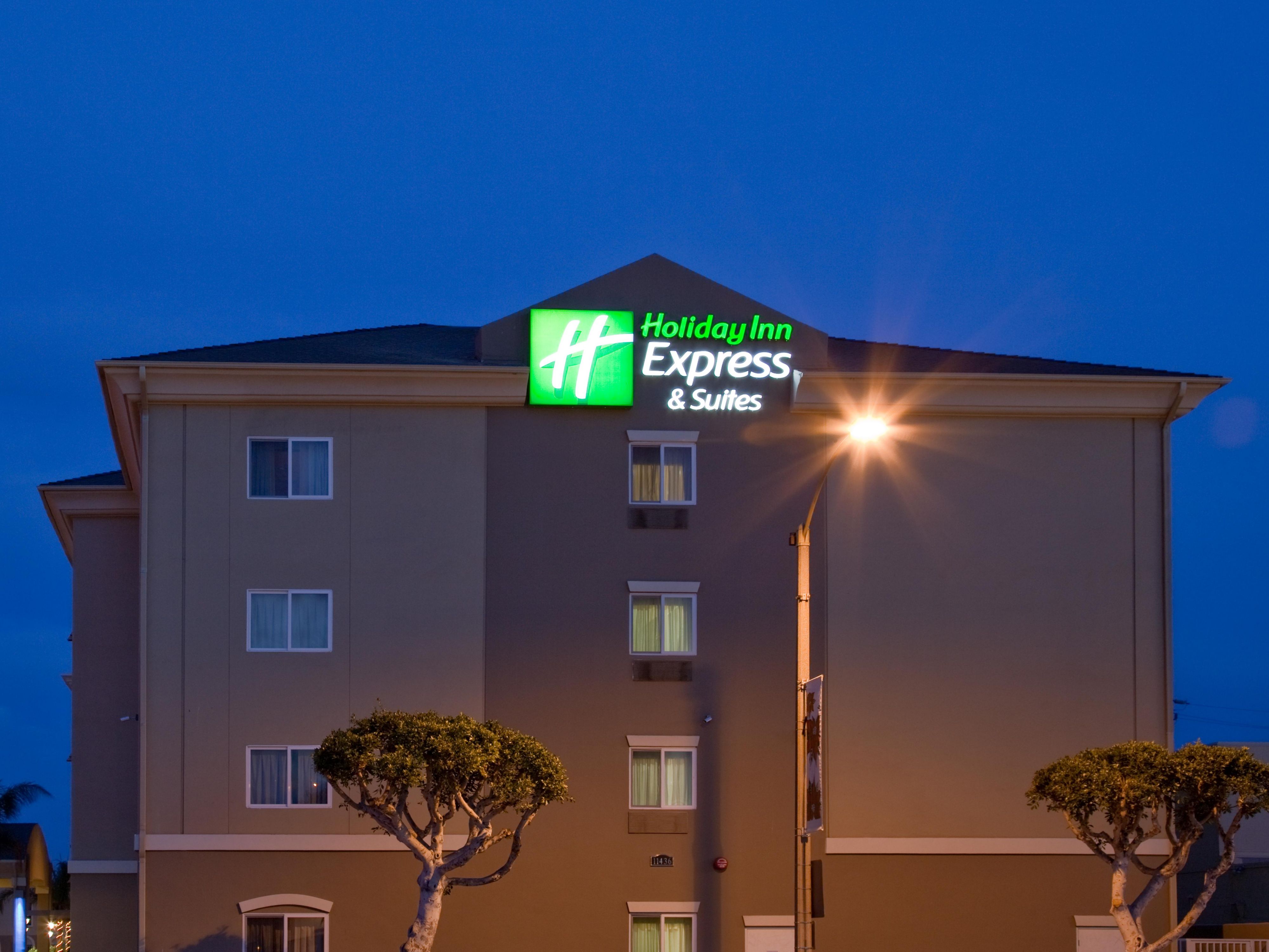 Holiday Inn Express & Suites Los Angeles Airport Hawthorne Hotel in