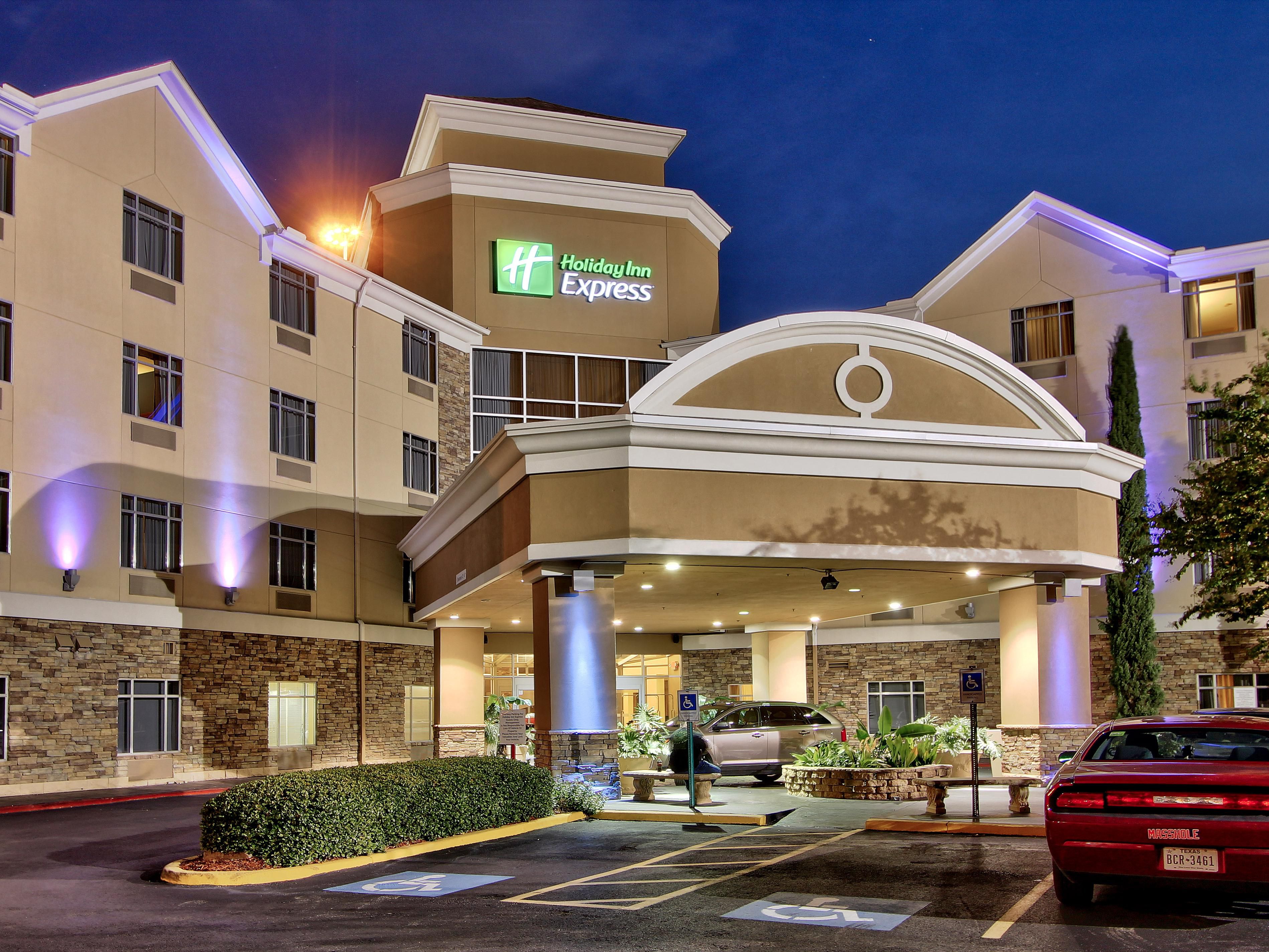 Holiday Inn Express & Suites HoustonDwtn Conv Ctr Hotel by IHG