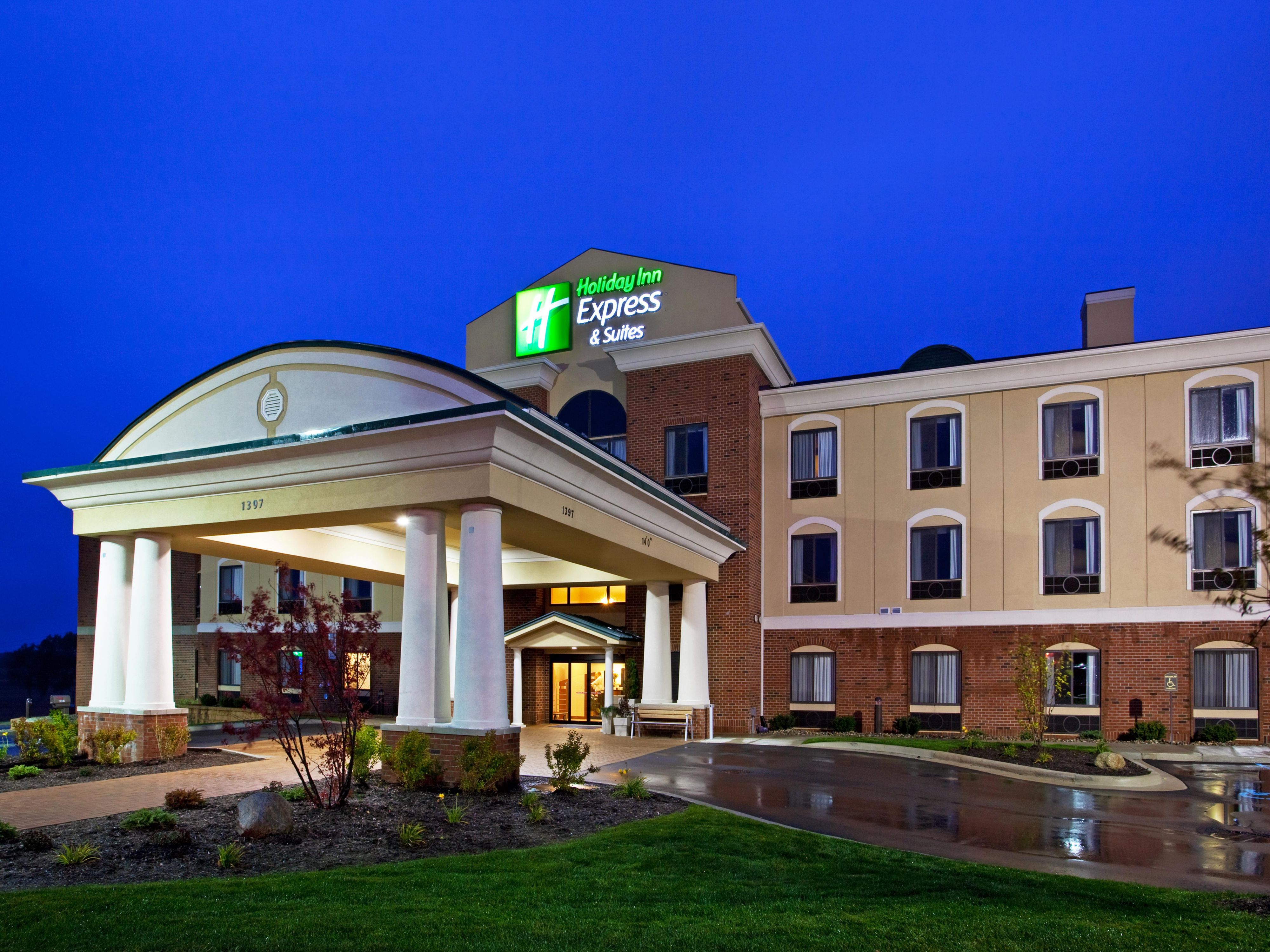 Holiday Inn Express & Suites Howell Hotel by IHG