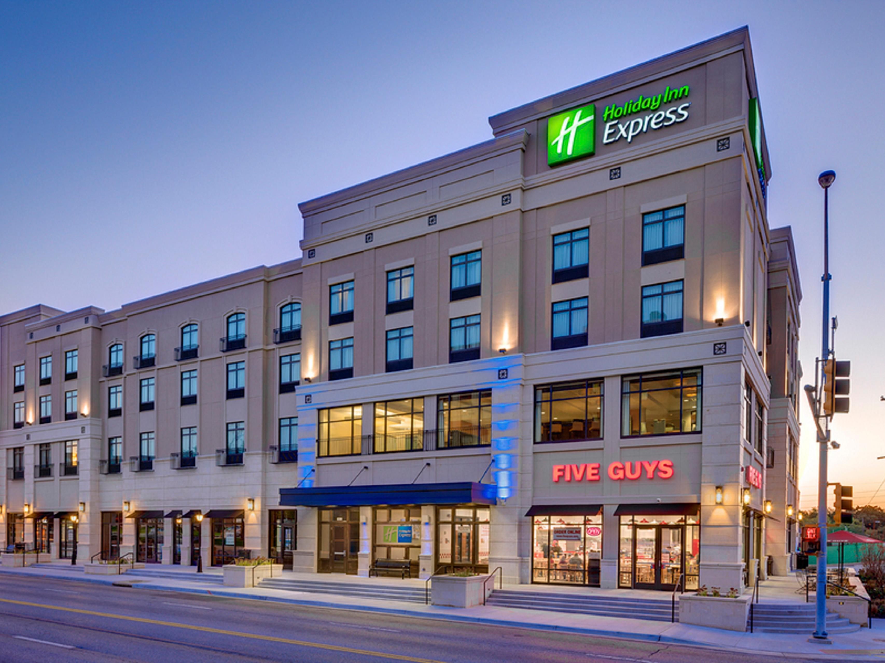 Kansas City Hotels Holiday Inn Express Suites Kansas City Ku