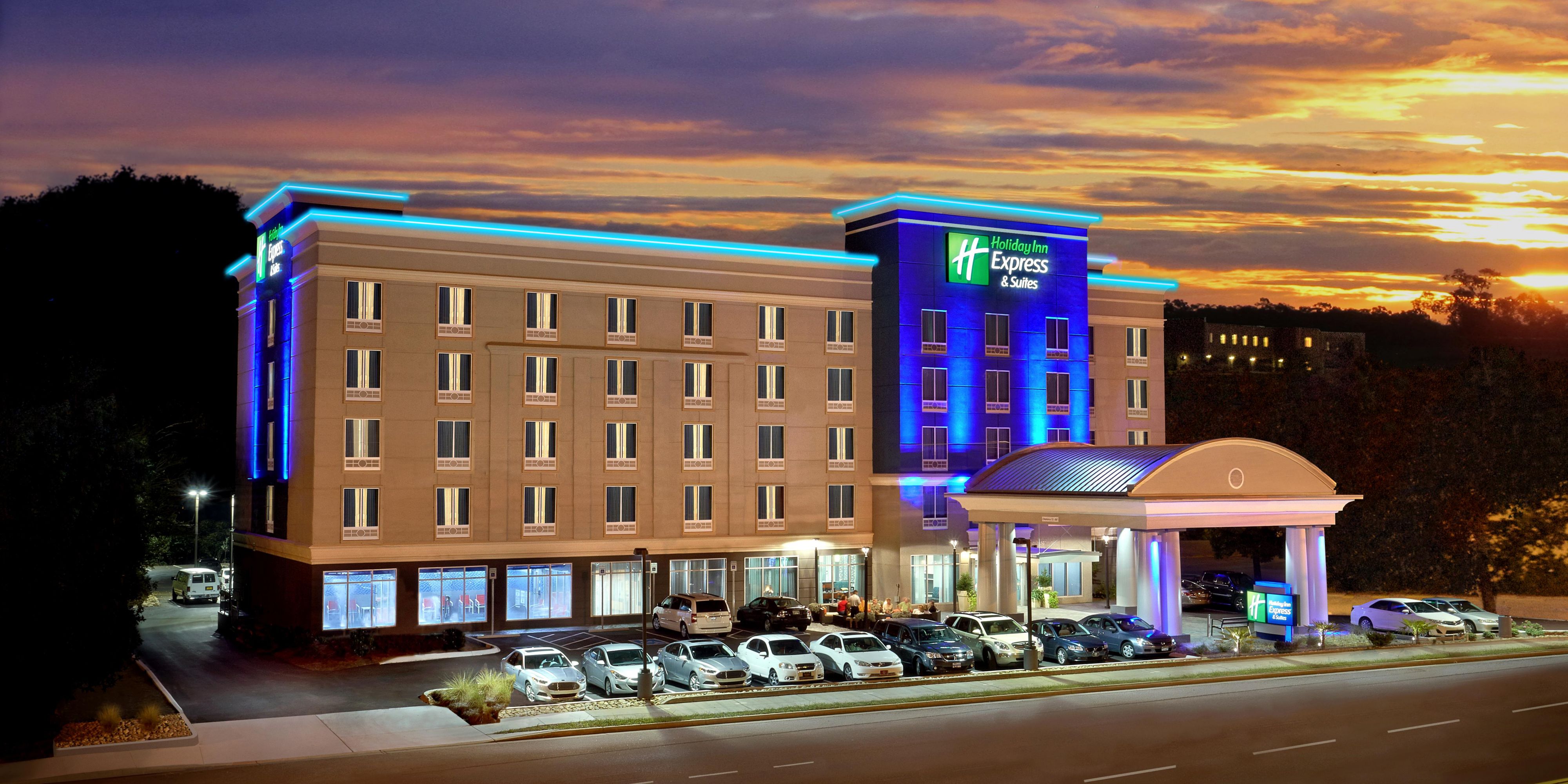 Holiday Inn Express & Suites Knoxville West - Papermill Dr