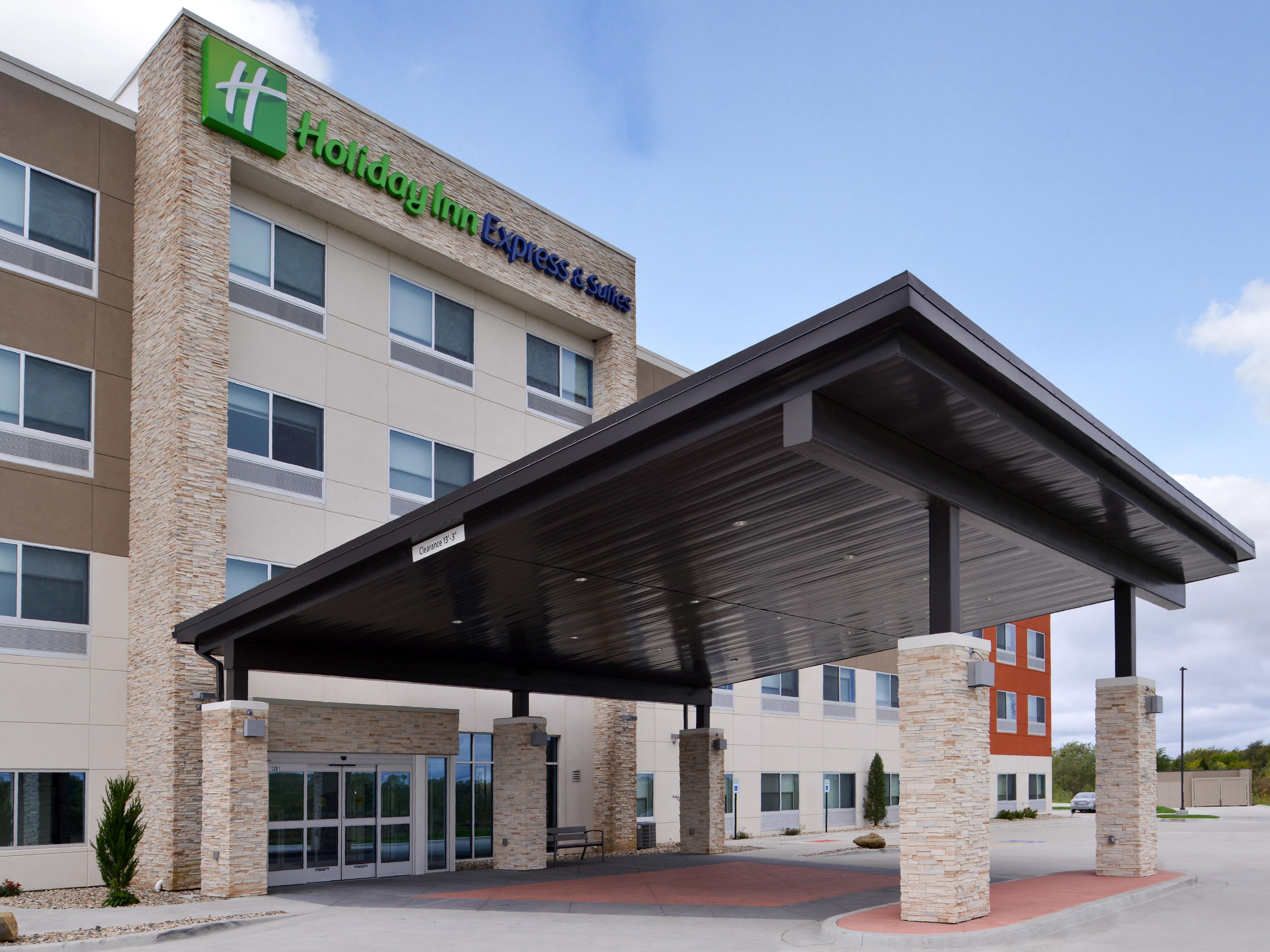 Hotels In Lee S Summit Mo Holiday Inn Express Suites Lee S