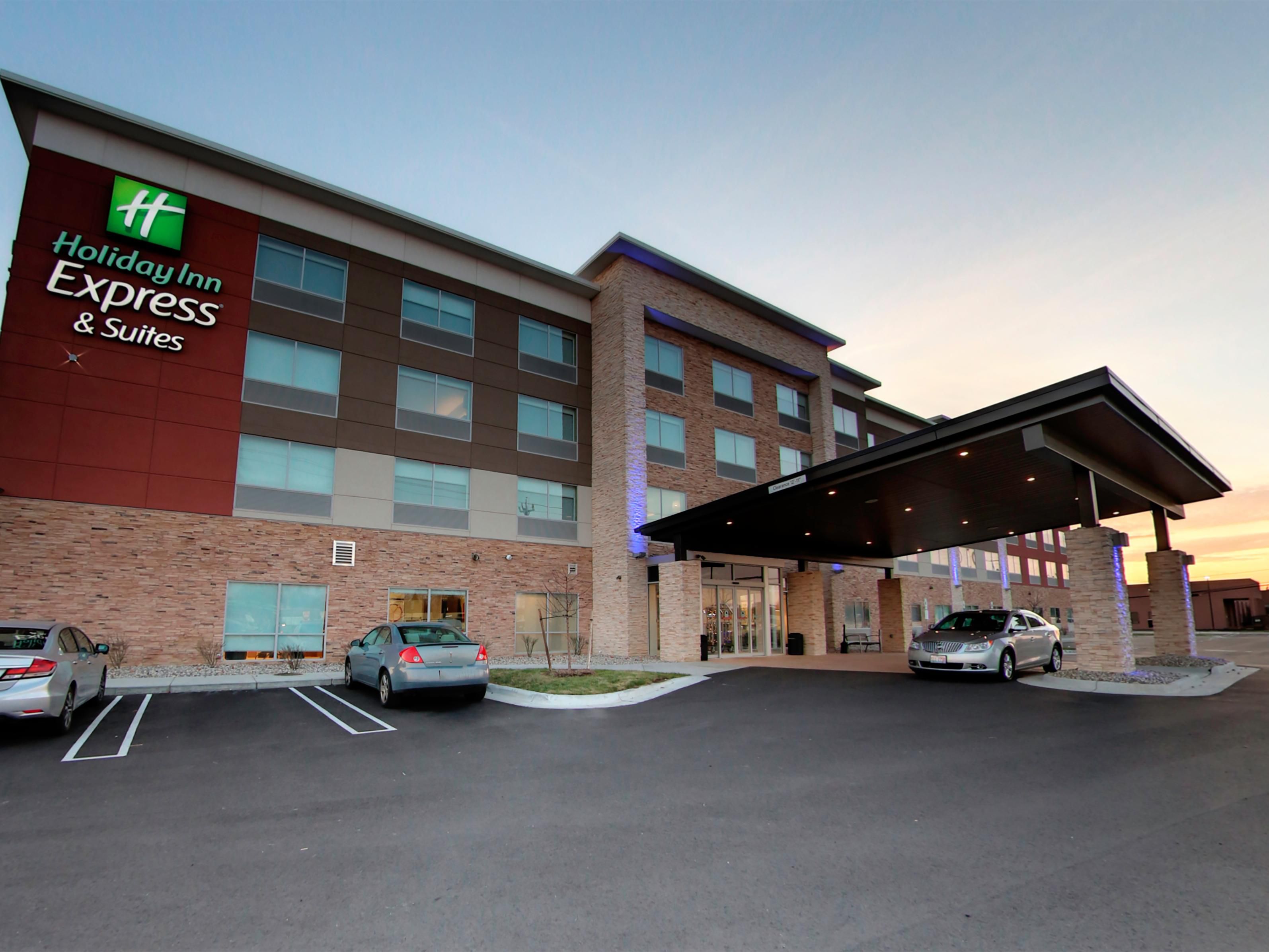 Hotels In Livonia Mi Holiday Inn Express Suites Detroit