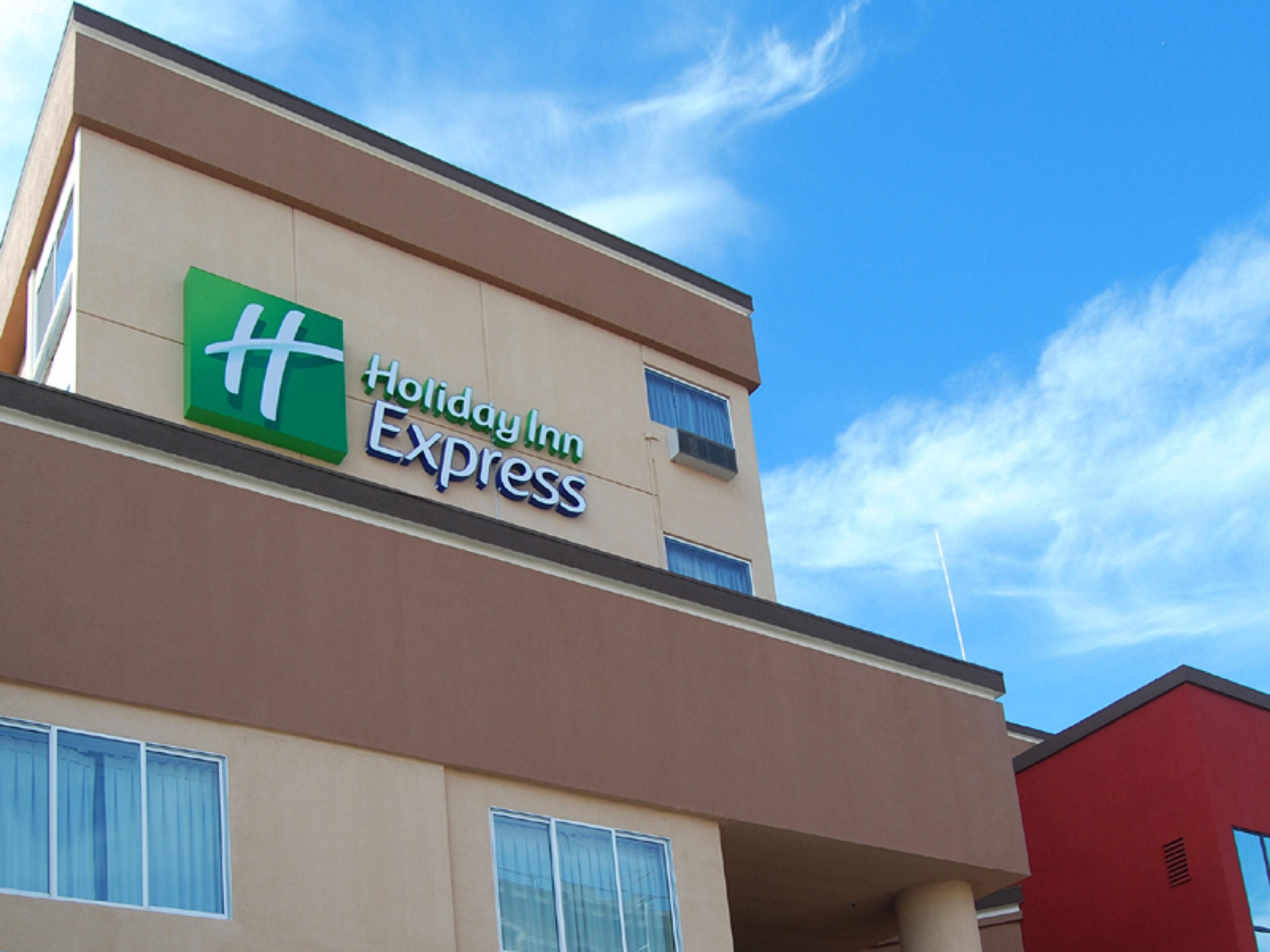 Hotels Near La Convention Center Holiday Inn Express