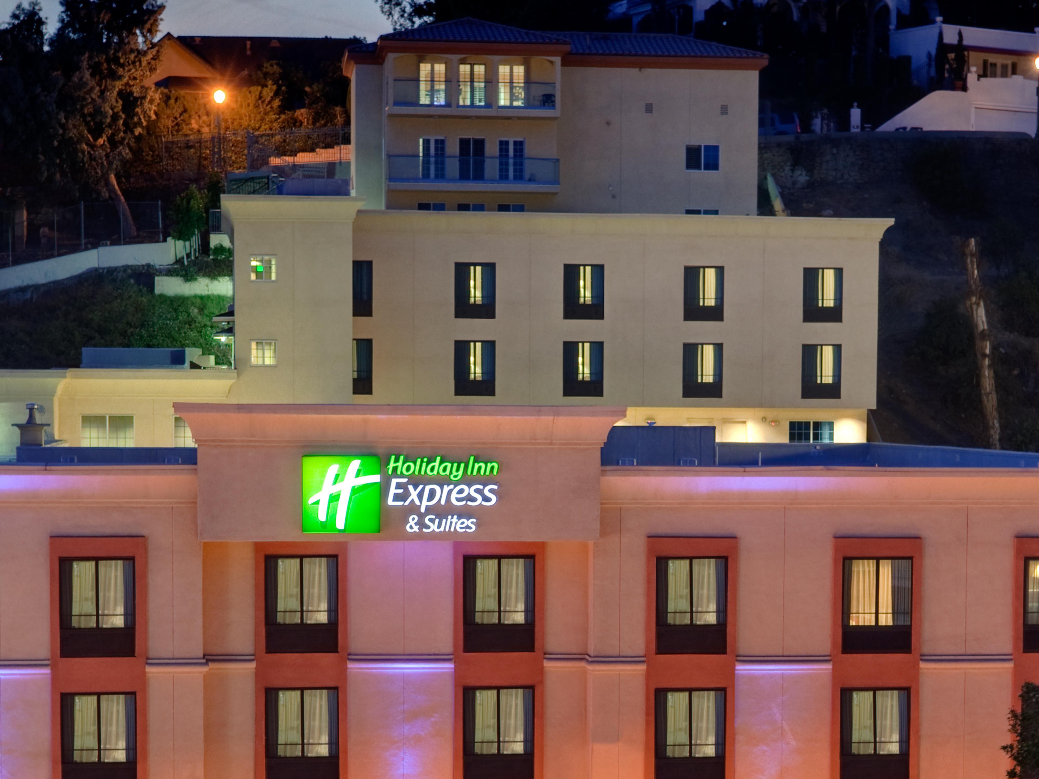 Holiday Inn Express & Suites Hollywood Walk Of Fame Hotel by IHG