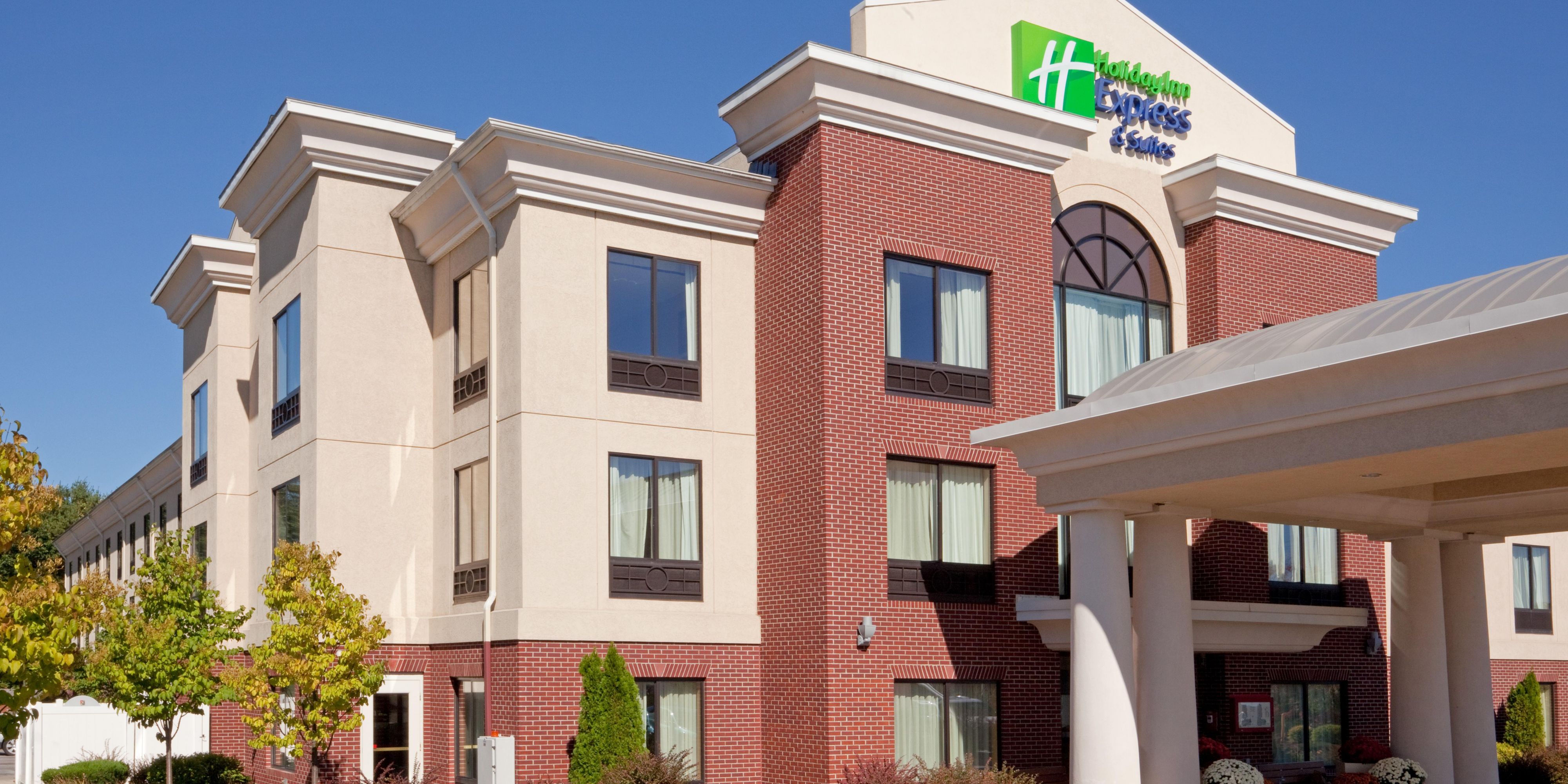 Holiday Inn Express & Suites Manchester-Airport