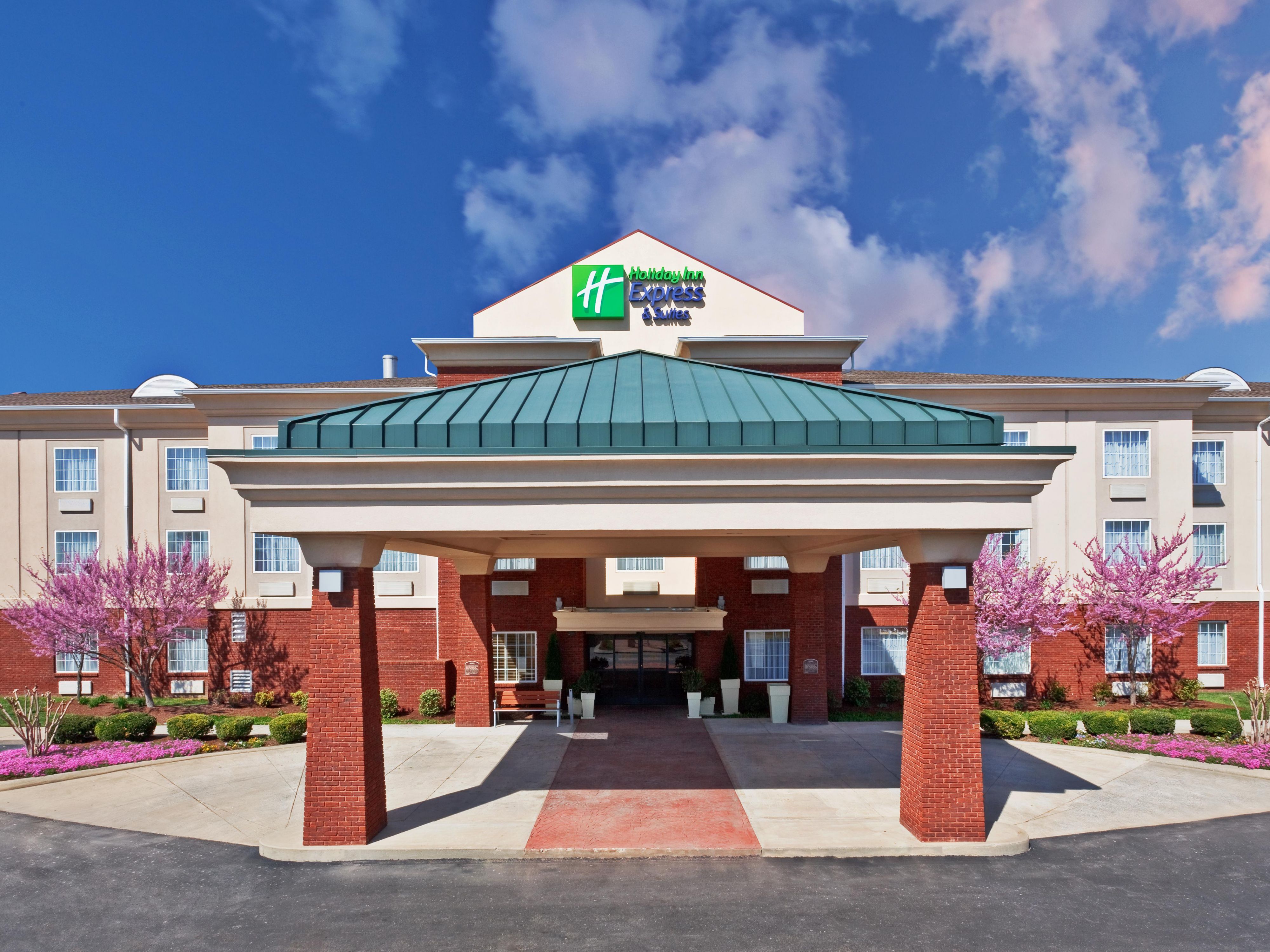 Holiday Inn Express Suites Manchester Conf Ctr Tullahoma Hotel