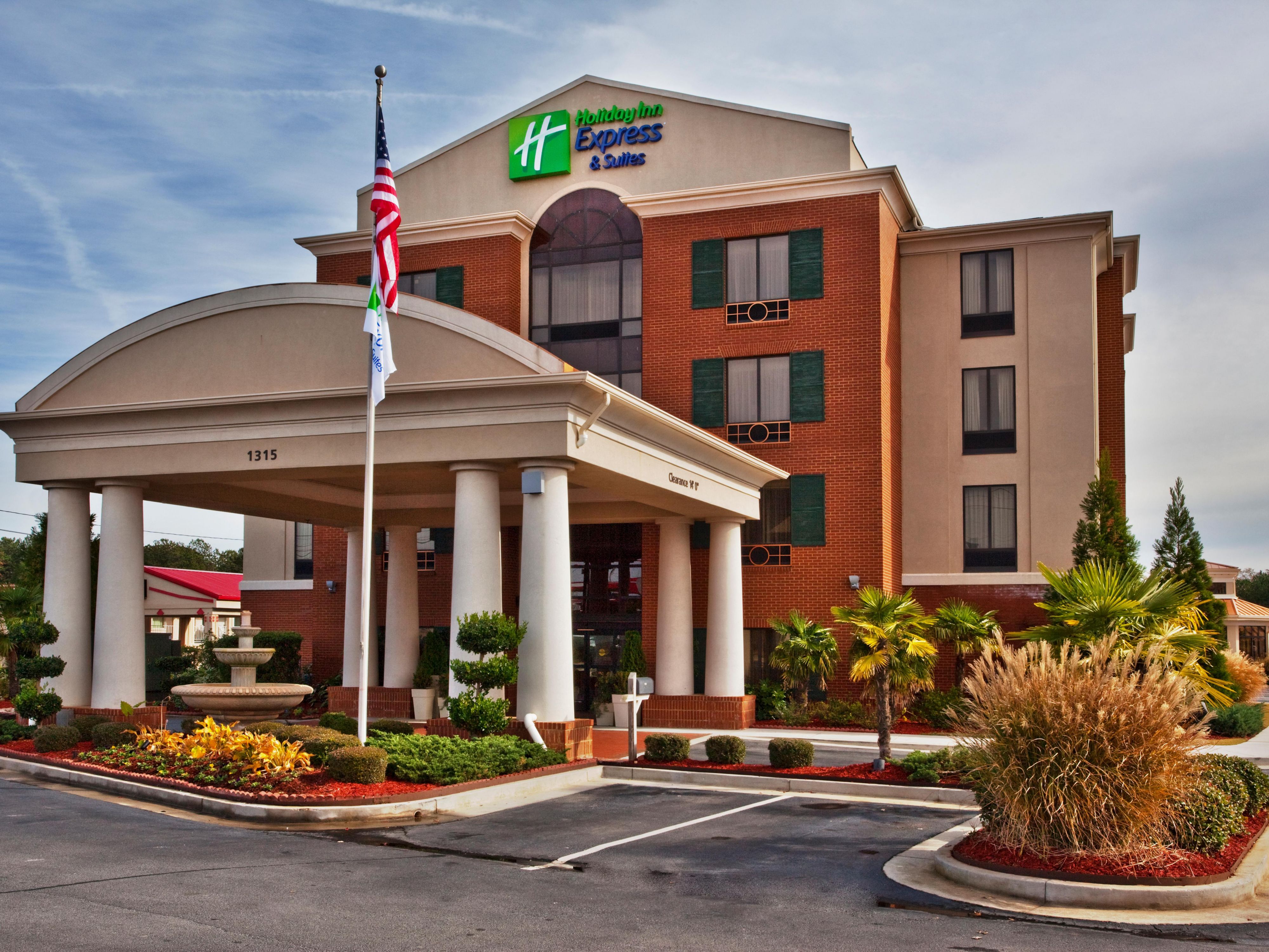 holiday inn express allow dogs