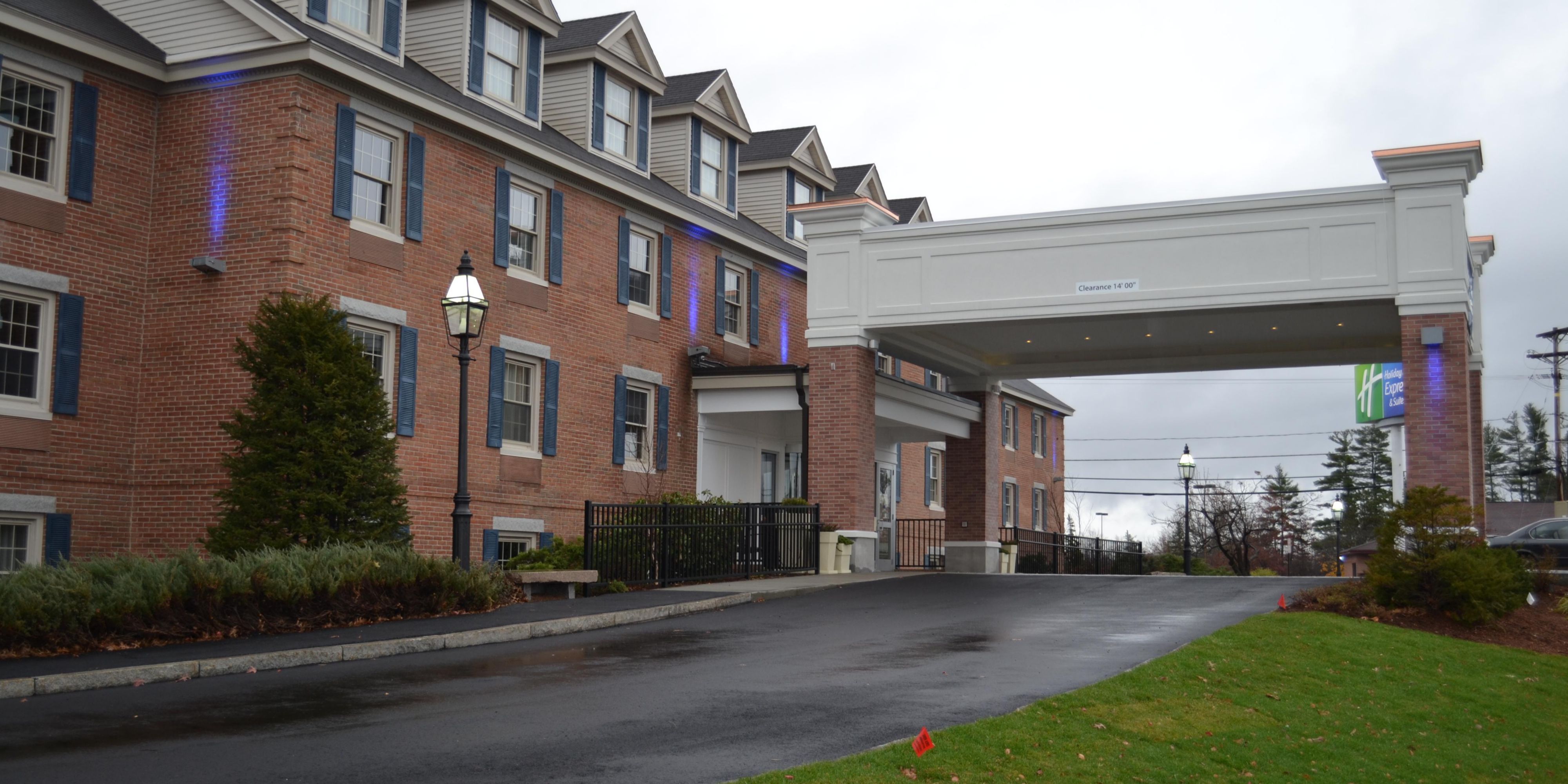 Holiday Inn Express & Suites Merrimack