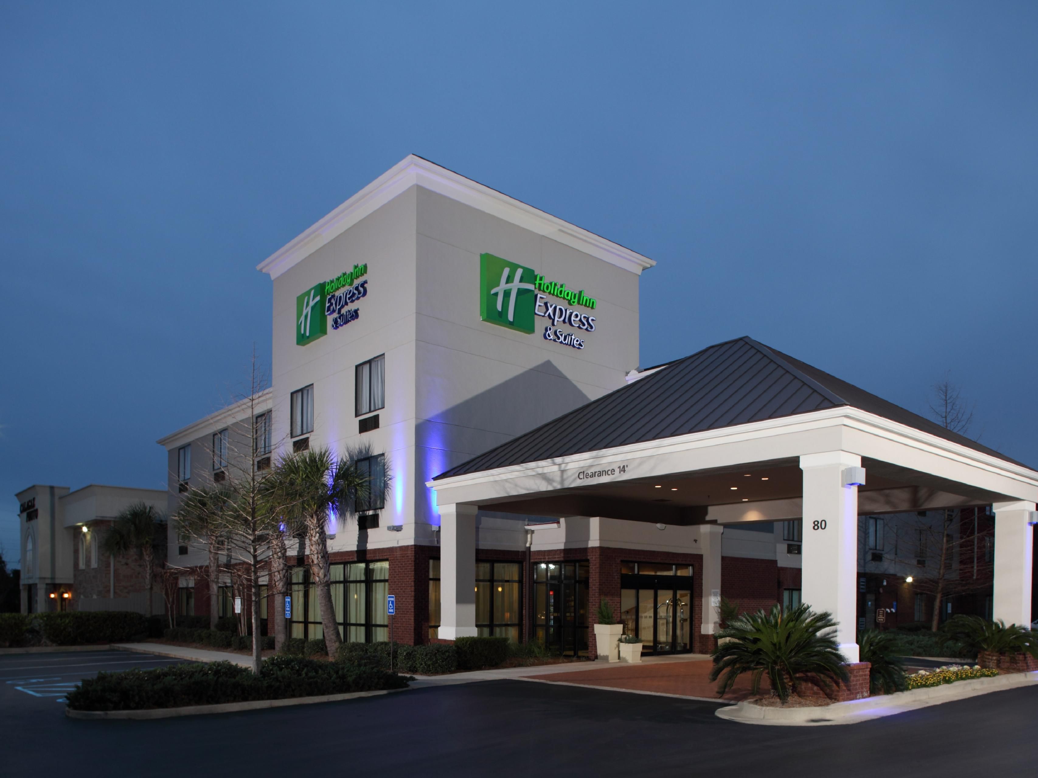 Holiday Inn Express & Suites Mobile West I65 Hotel by IHG