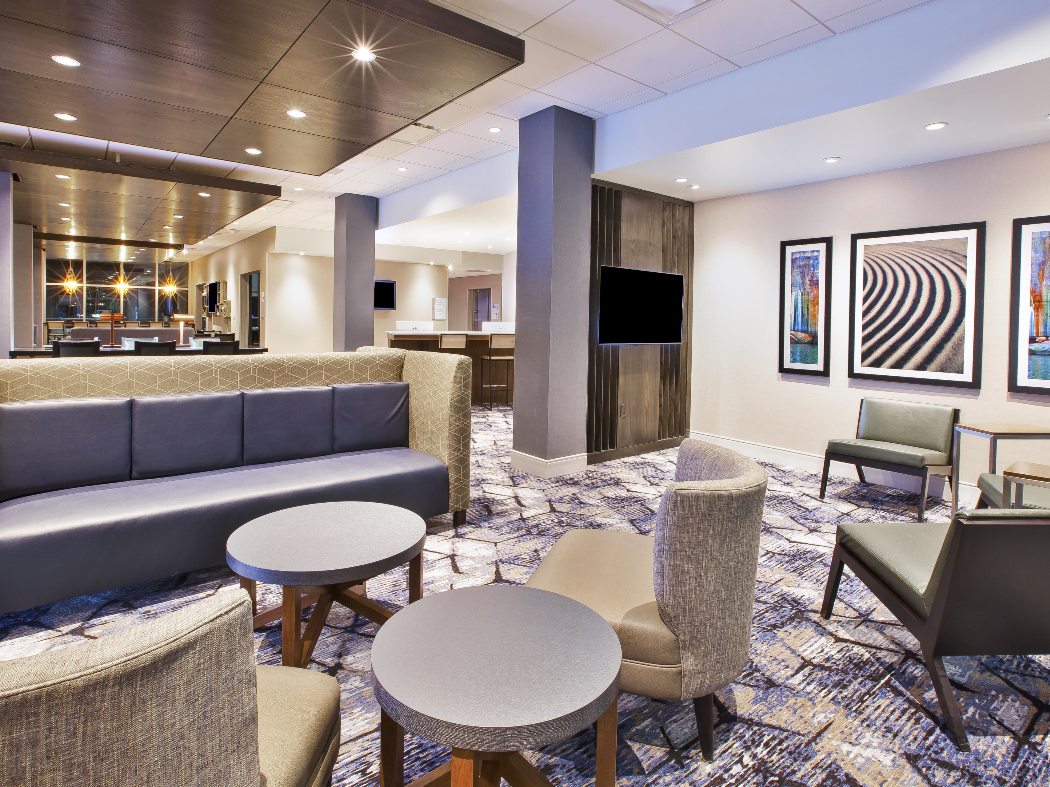 Holiday Inn Express Suites Okemos University Area Hotel By Ihg