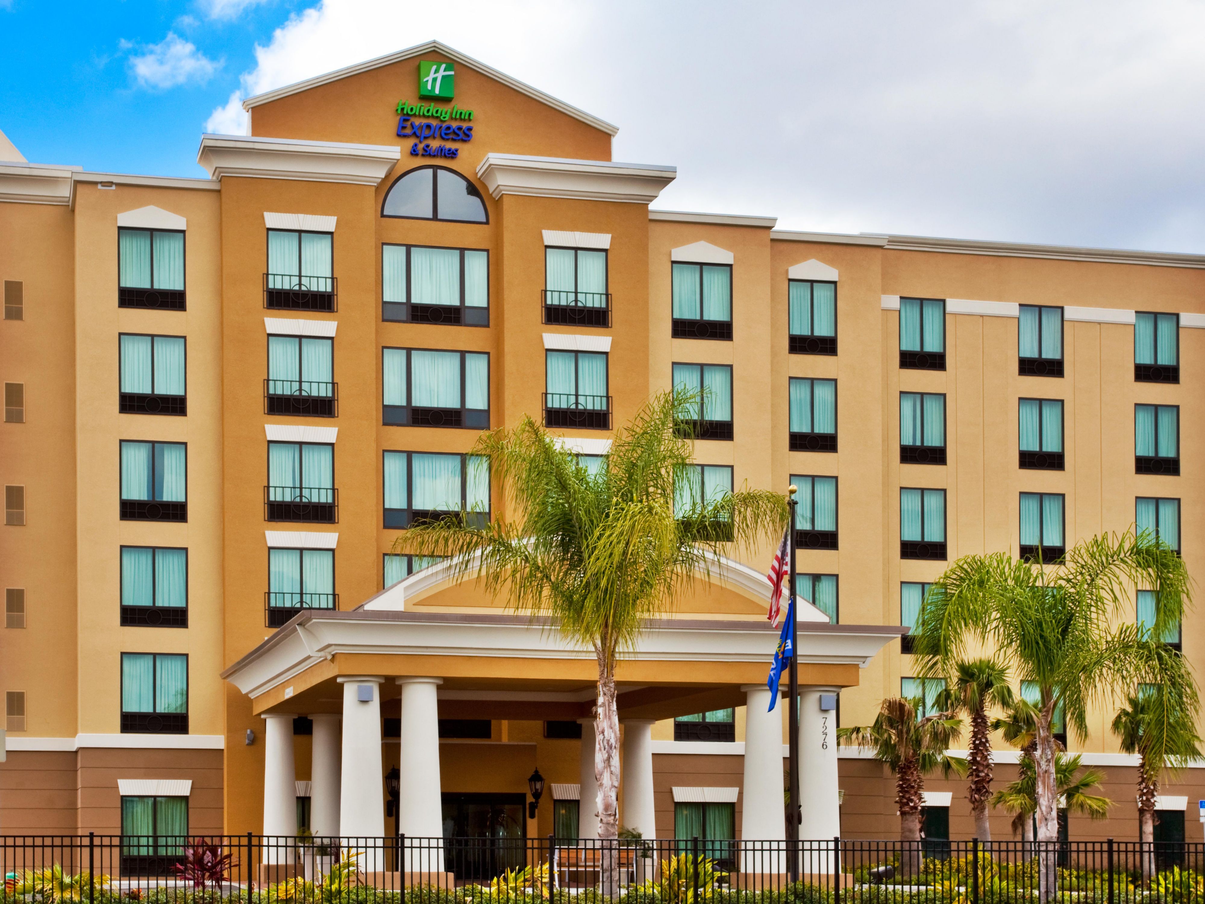 Holiday Inn Express Suites Orlando International Drive Hotel